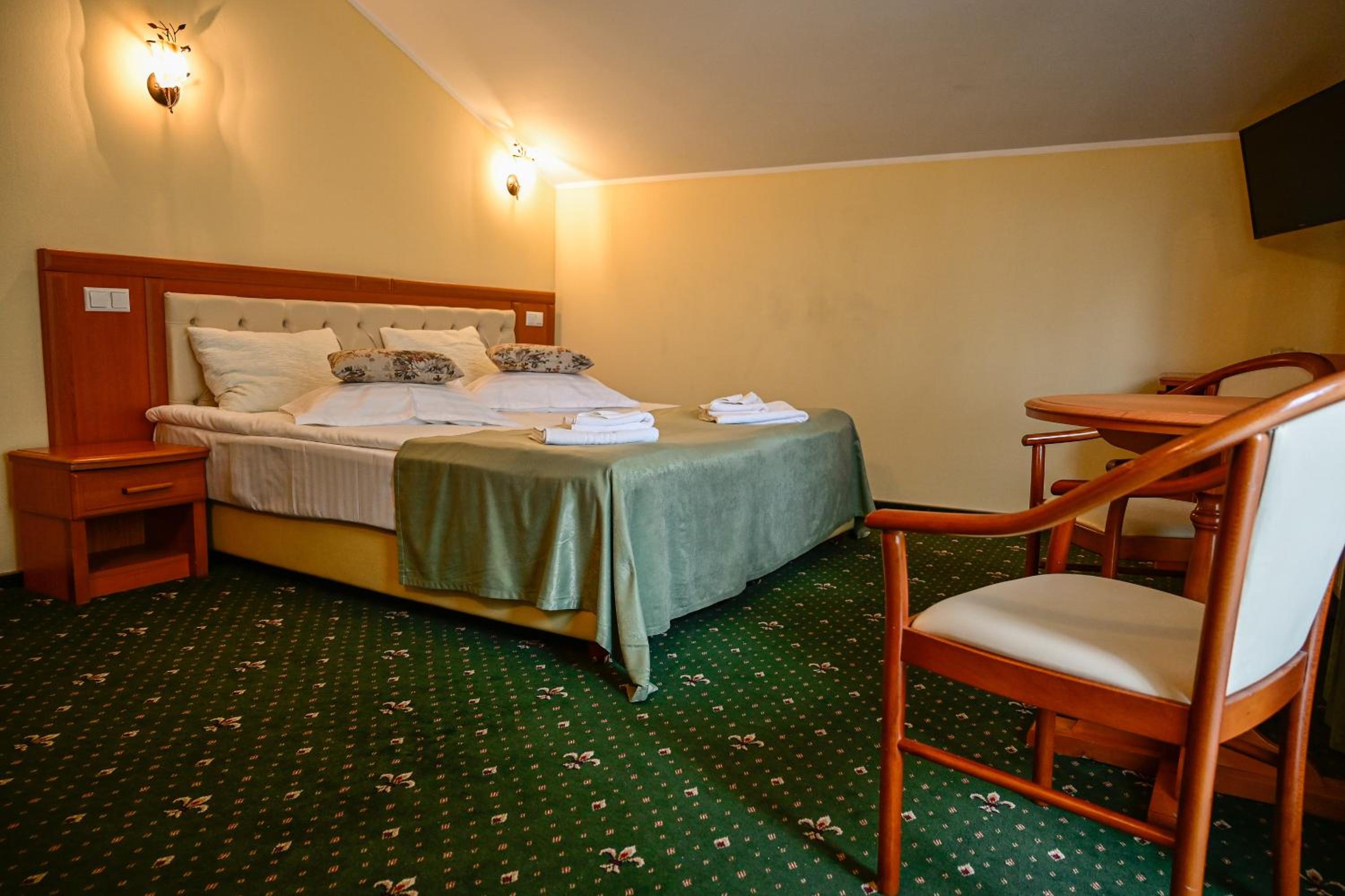 Standard Double or Twin Room photo 3