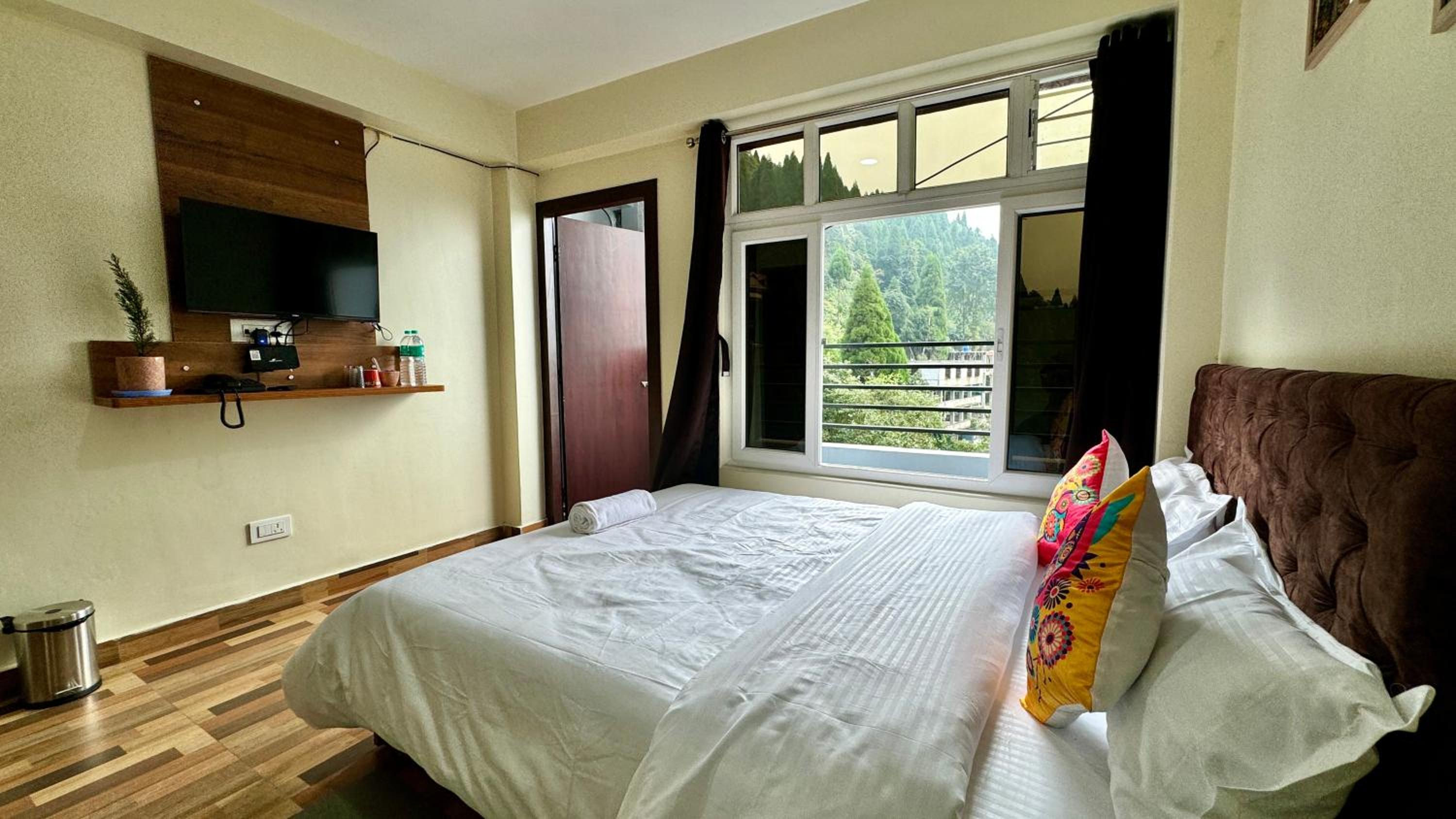 Deluxe Double Room With Balcony