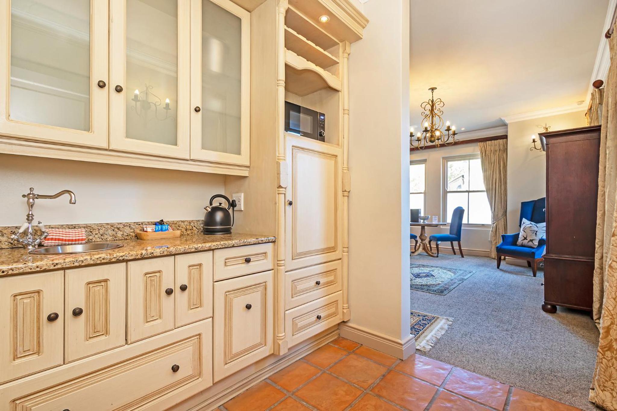 Suite - Village View - Photo 4
