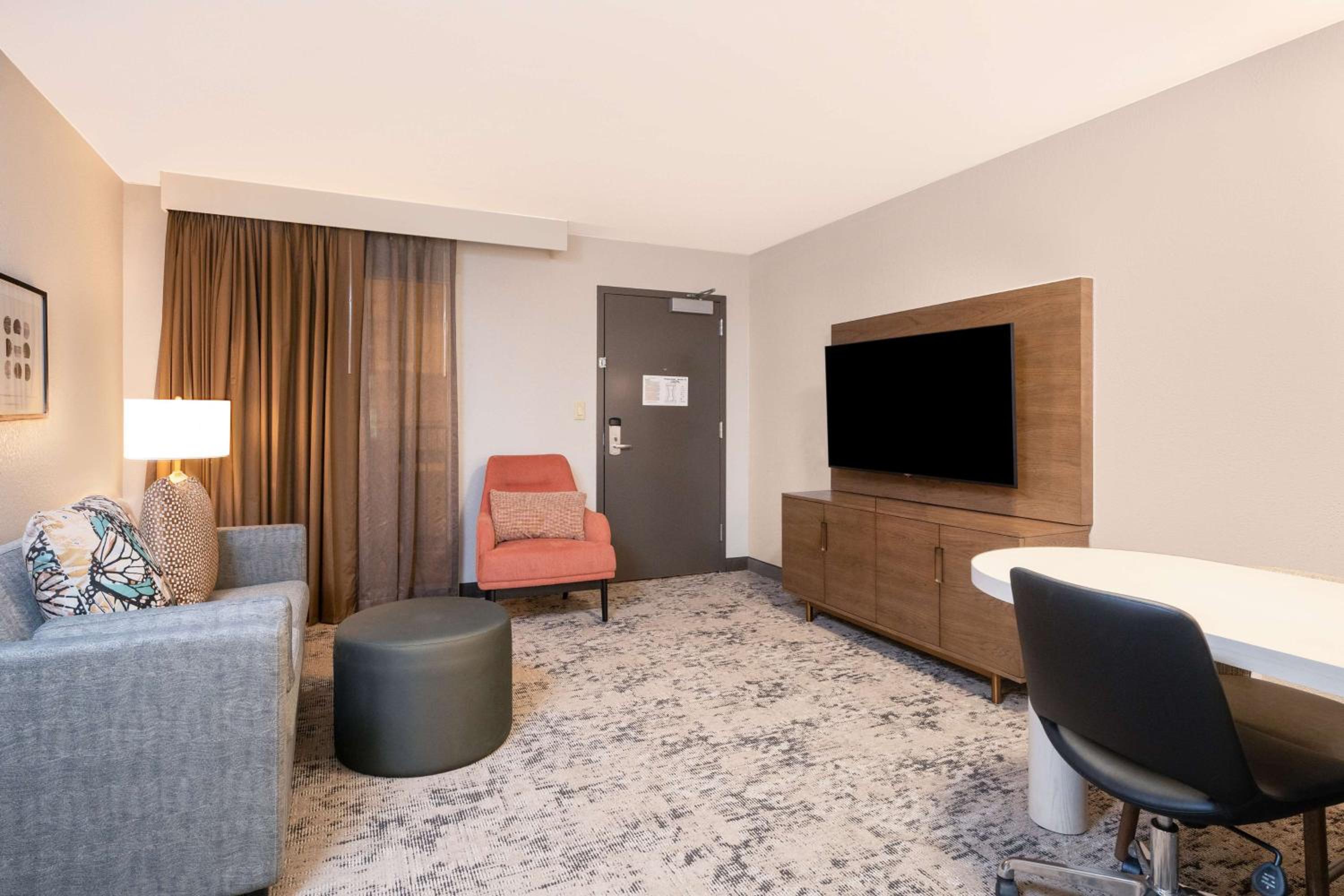 Two-Room Suite with Two Double Beds and Sofa Bed - Photo 2