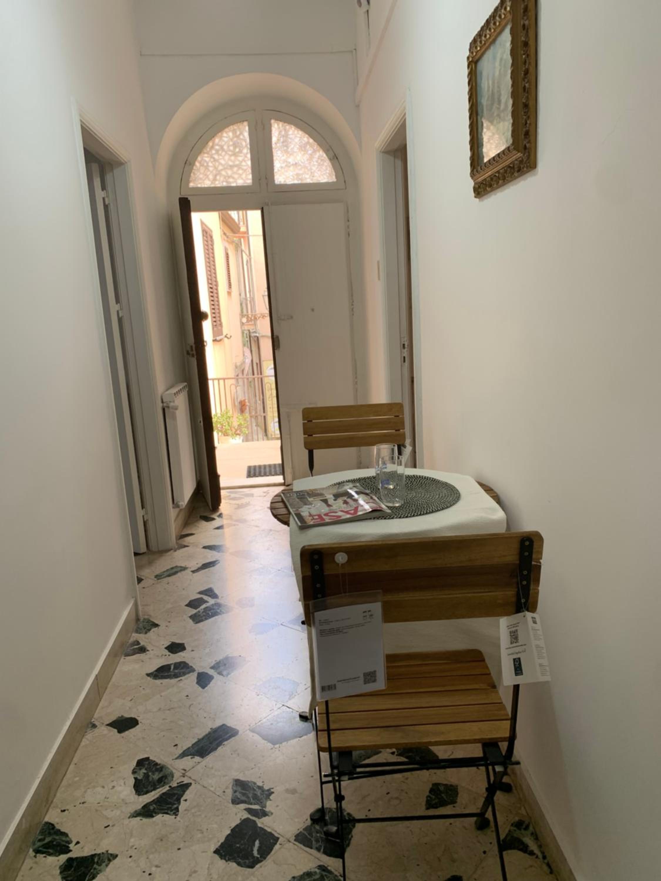 Deluxe Room (2 Adults + 1 Child) - Photo 4