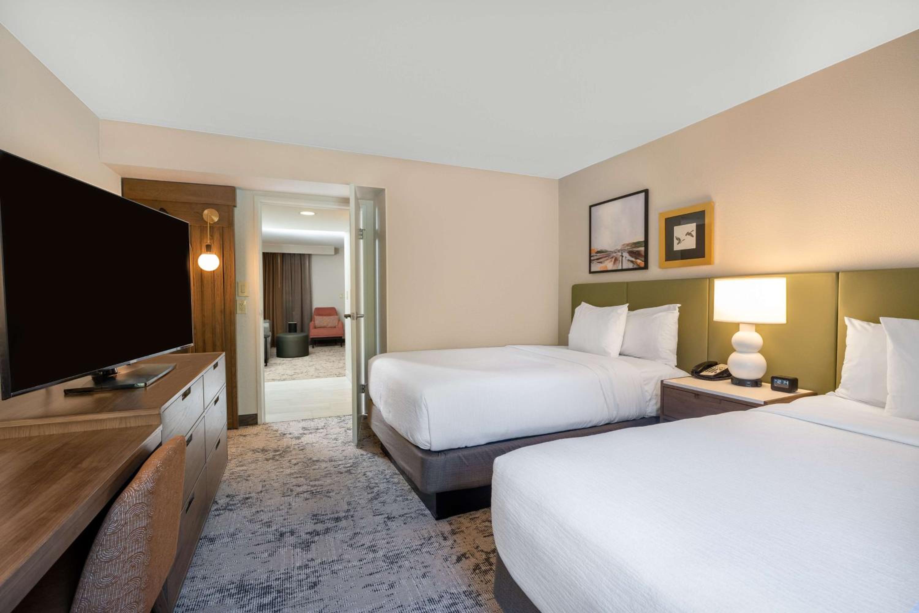 Two-Room Suite with Two Double Beds and Sofa Bed - Photo 8