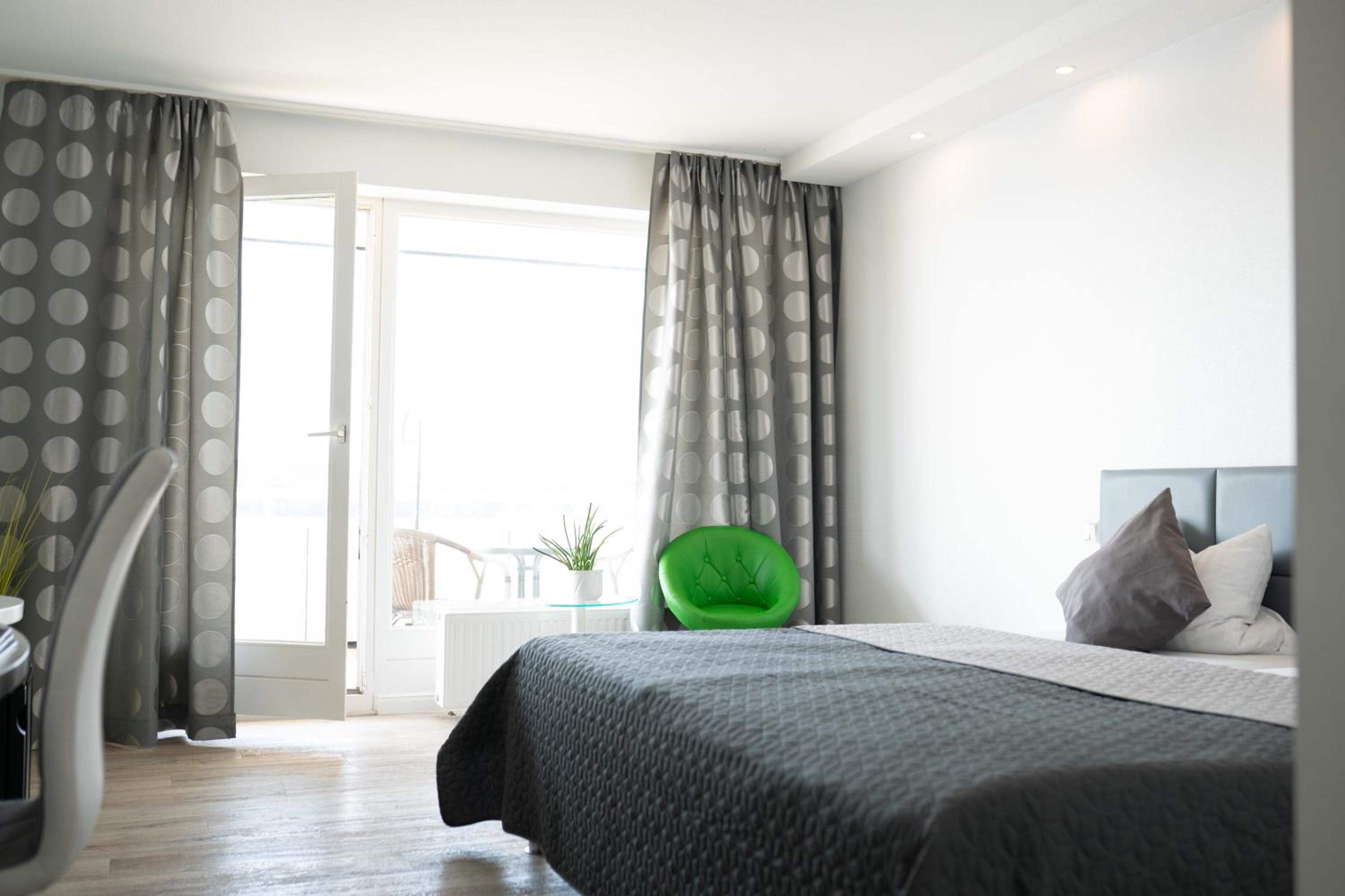 Deluxe Double Room with Balcony and Sea View