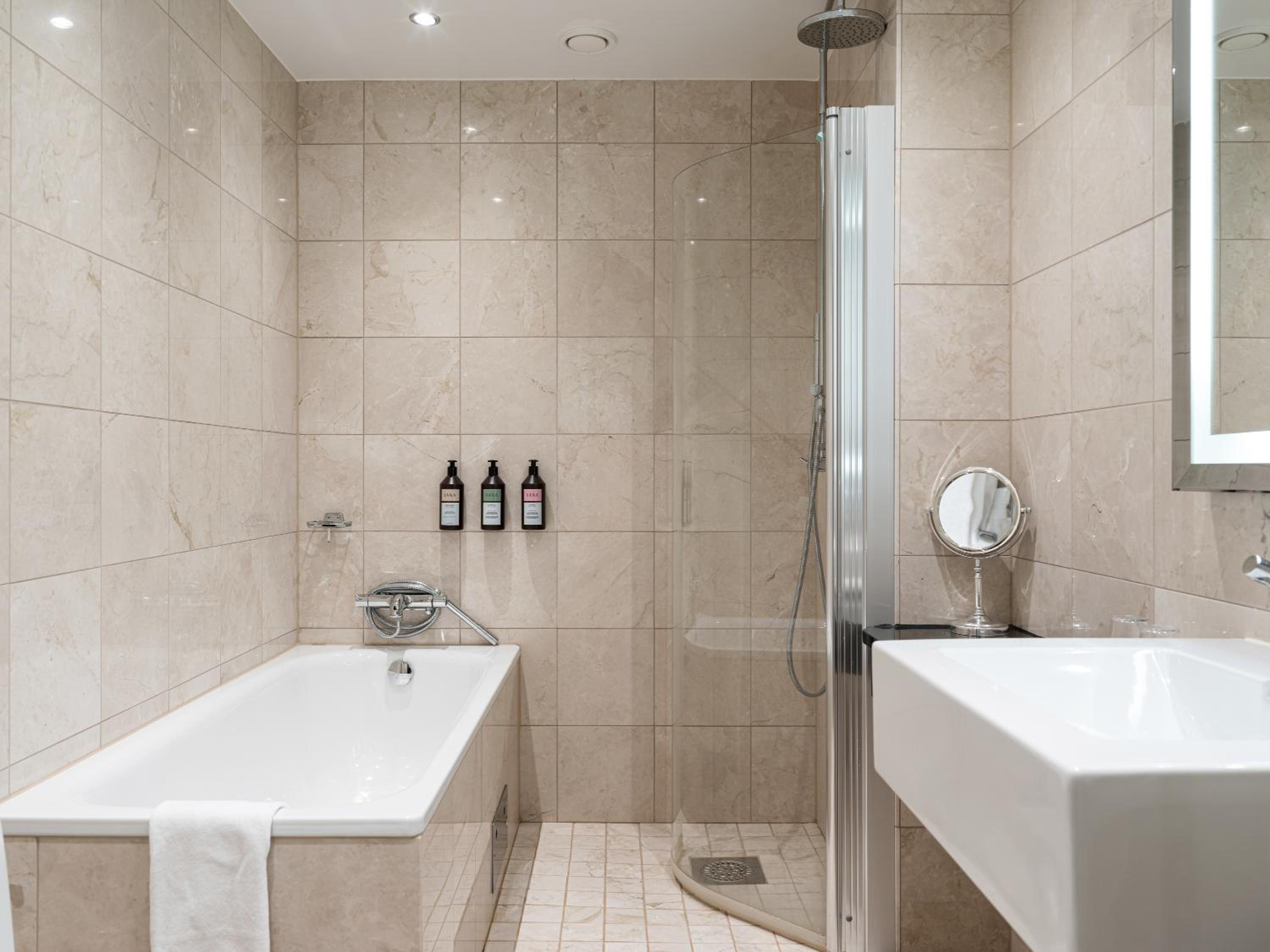 Suite - Spa Not Included photo 3