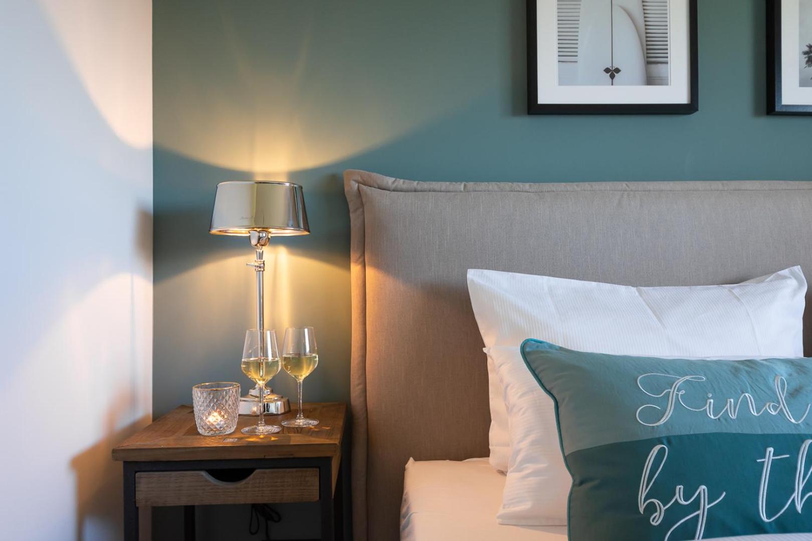 Superior One-Bedroom Apartment