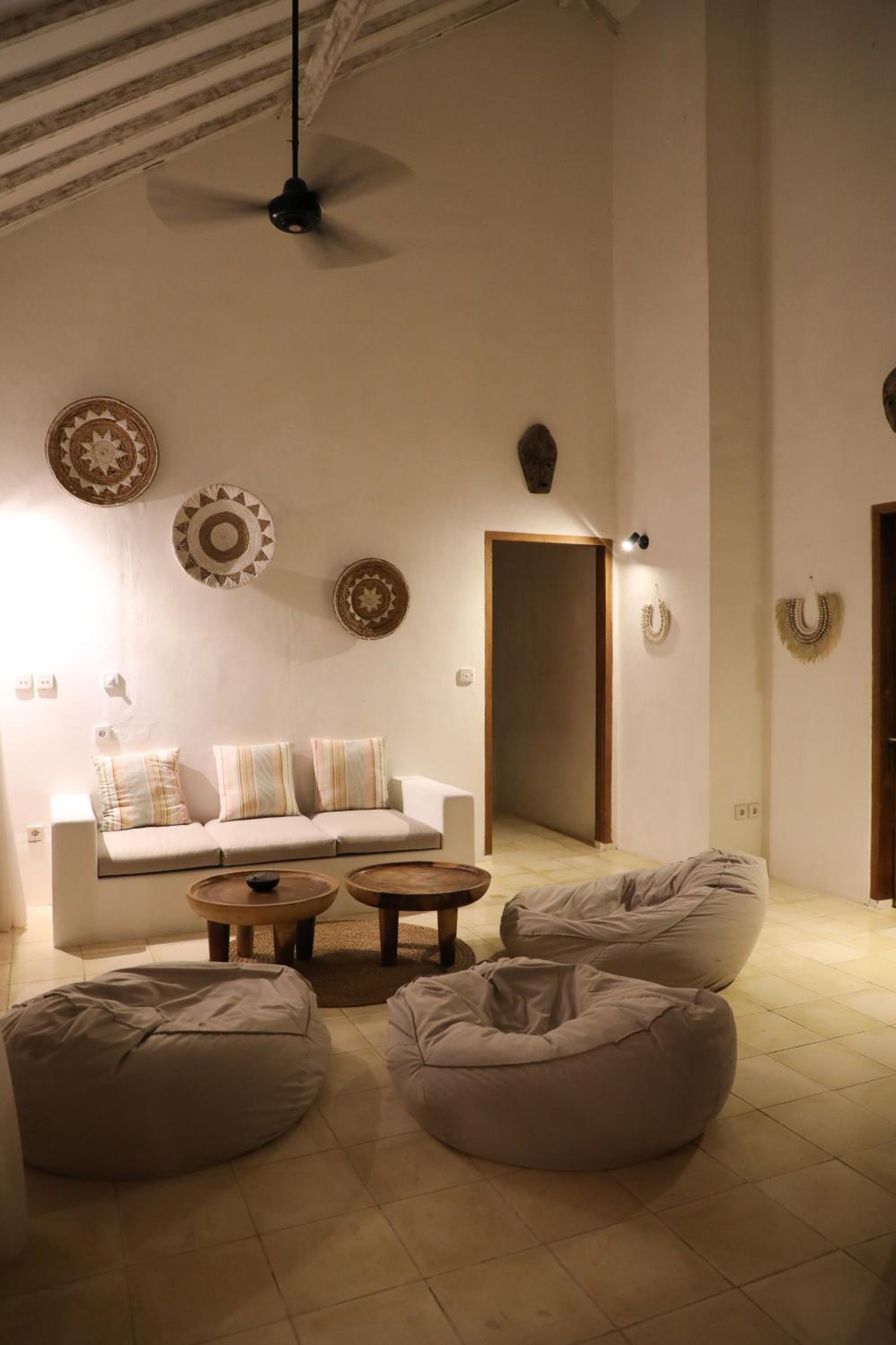 Three-Bedroom Villa - Photo 14