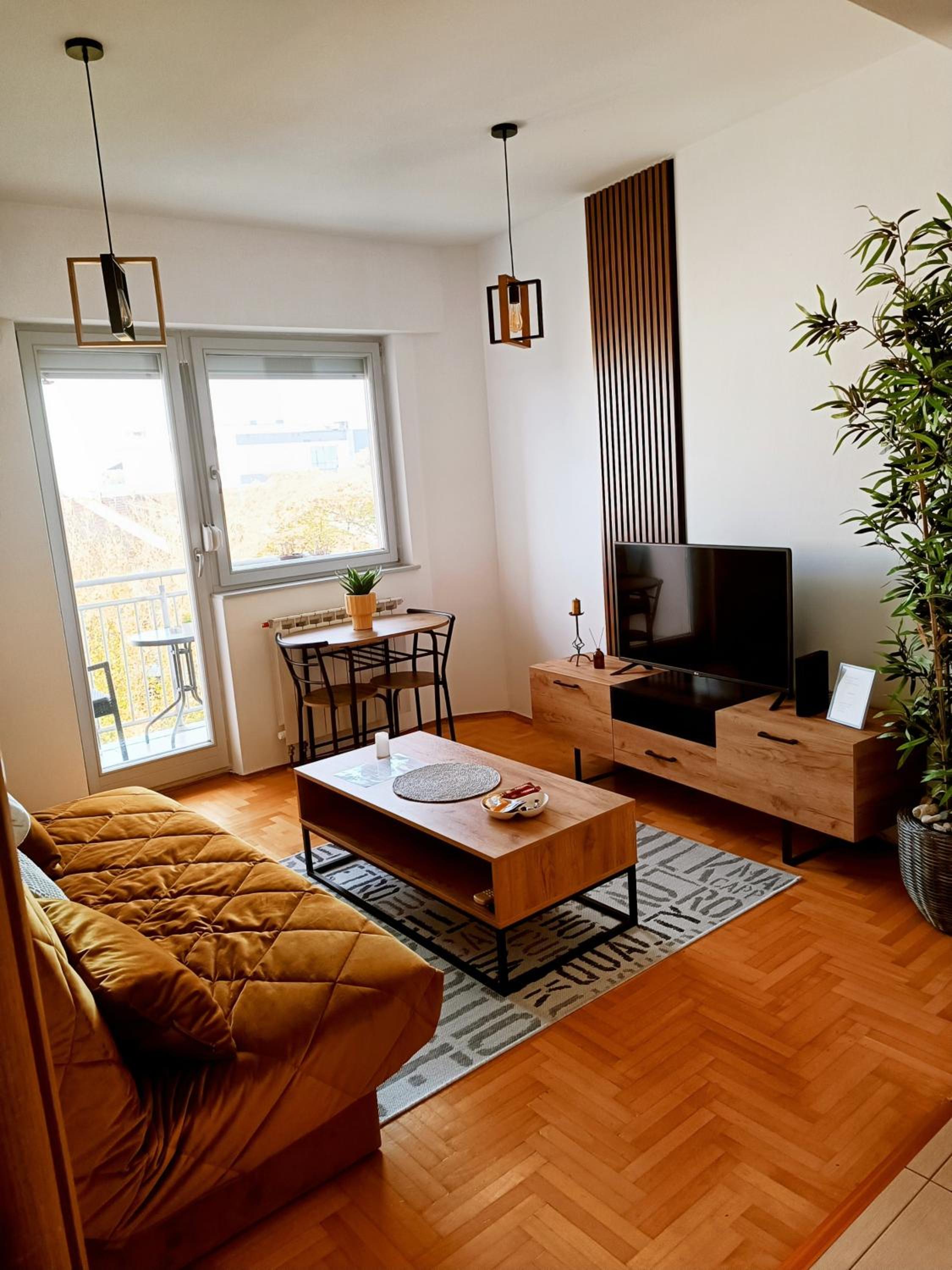 One-Bedroom Apartment photo 1