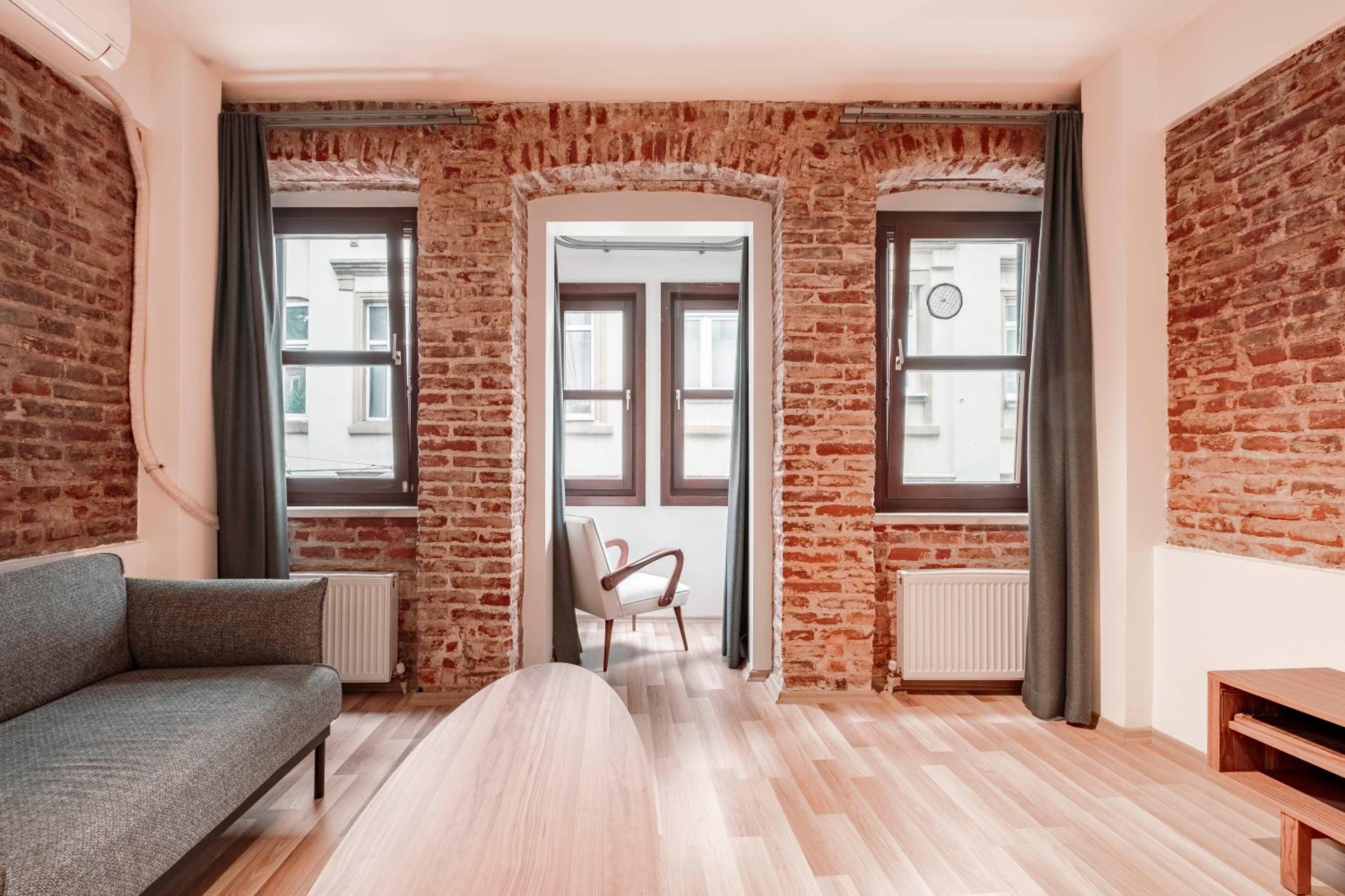 One-Bedroom Apartment photo 2