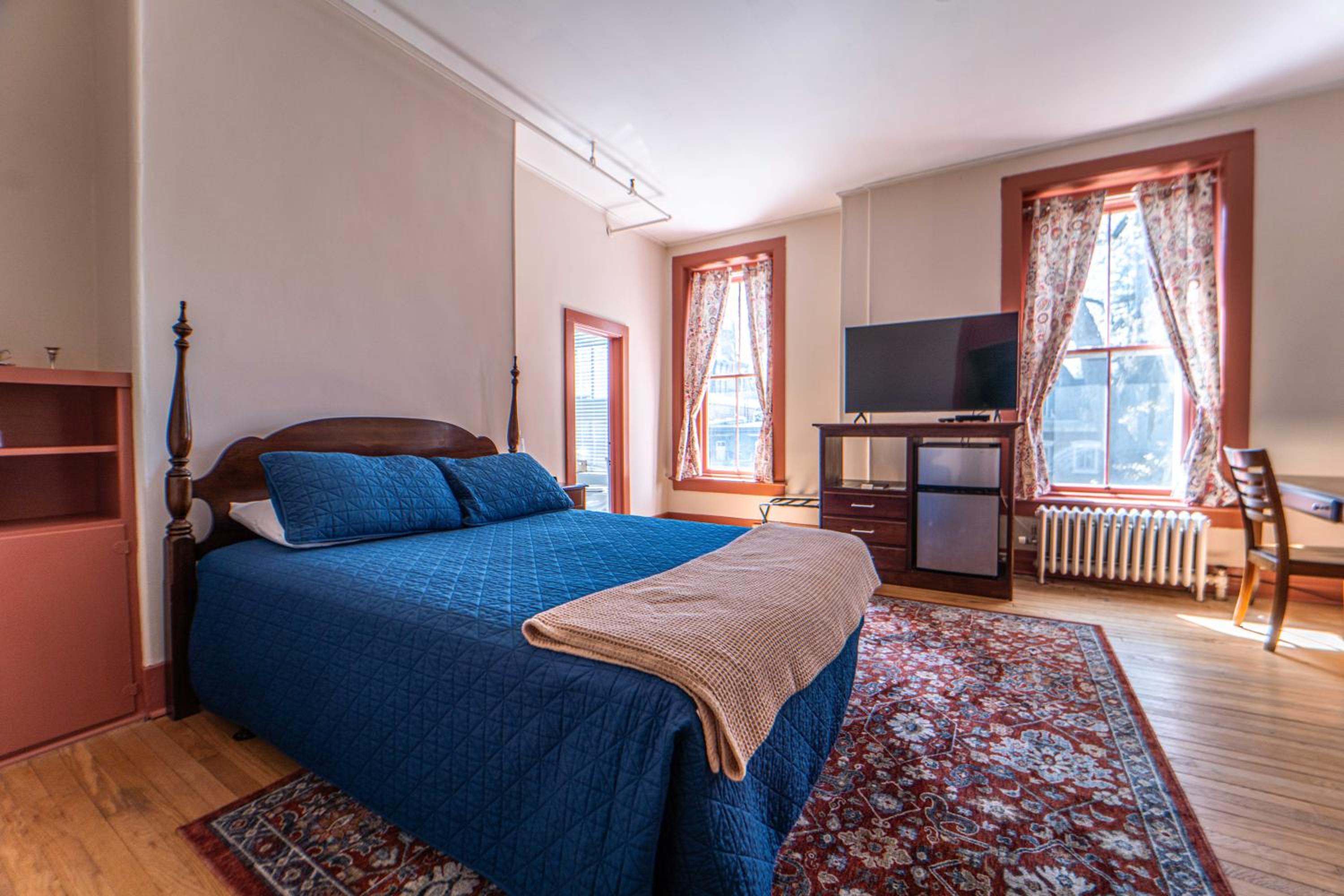 Queen Room photo 3