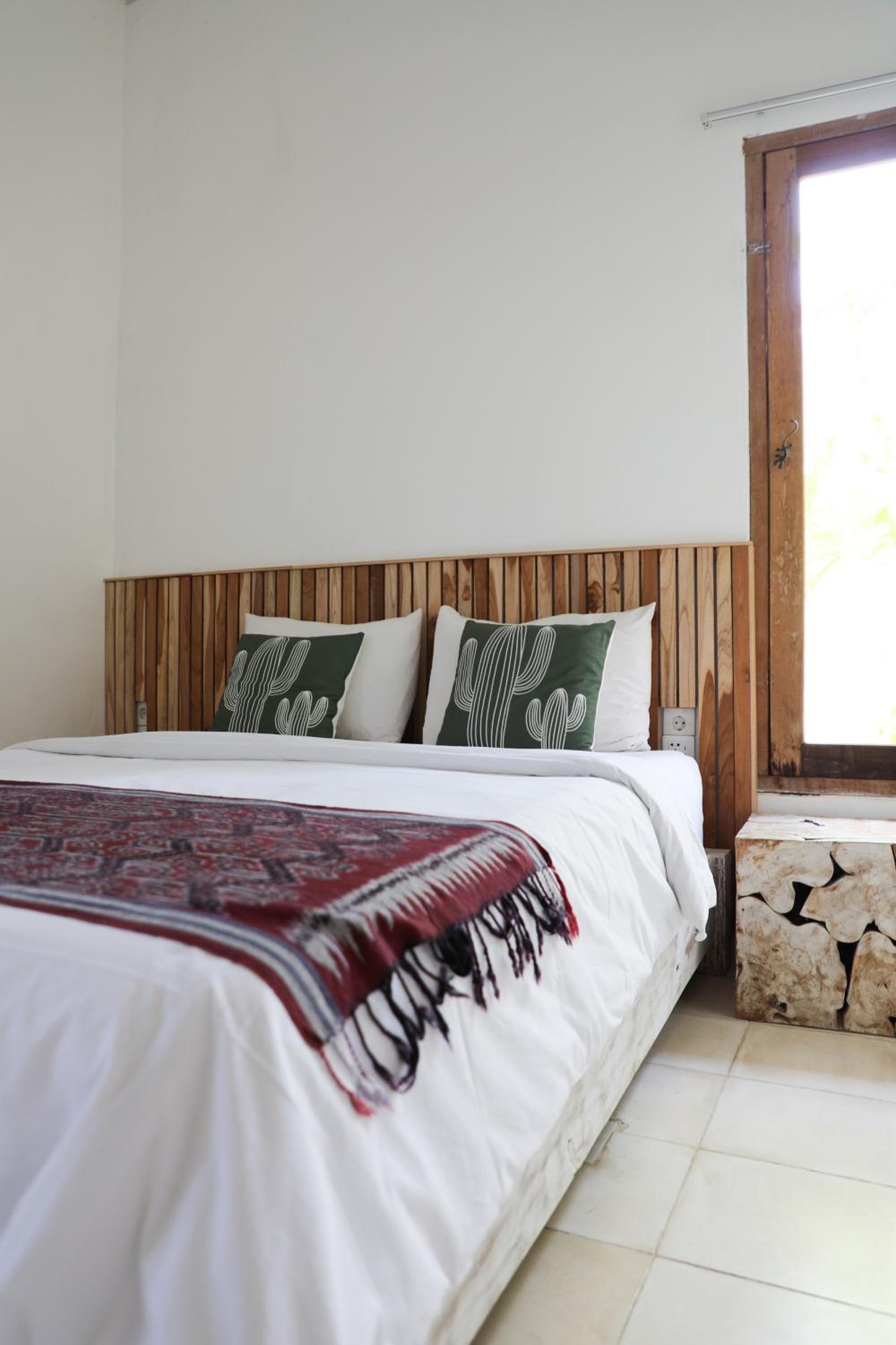 Three-Bedroom Villa - Photo 5