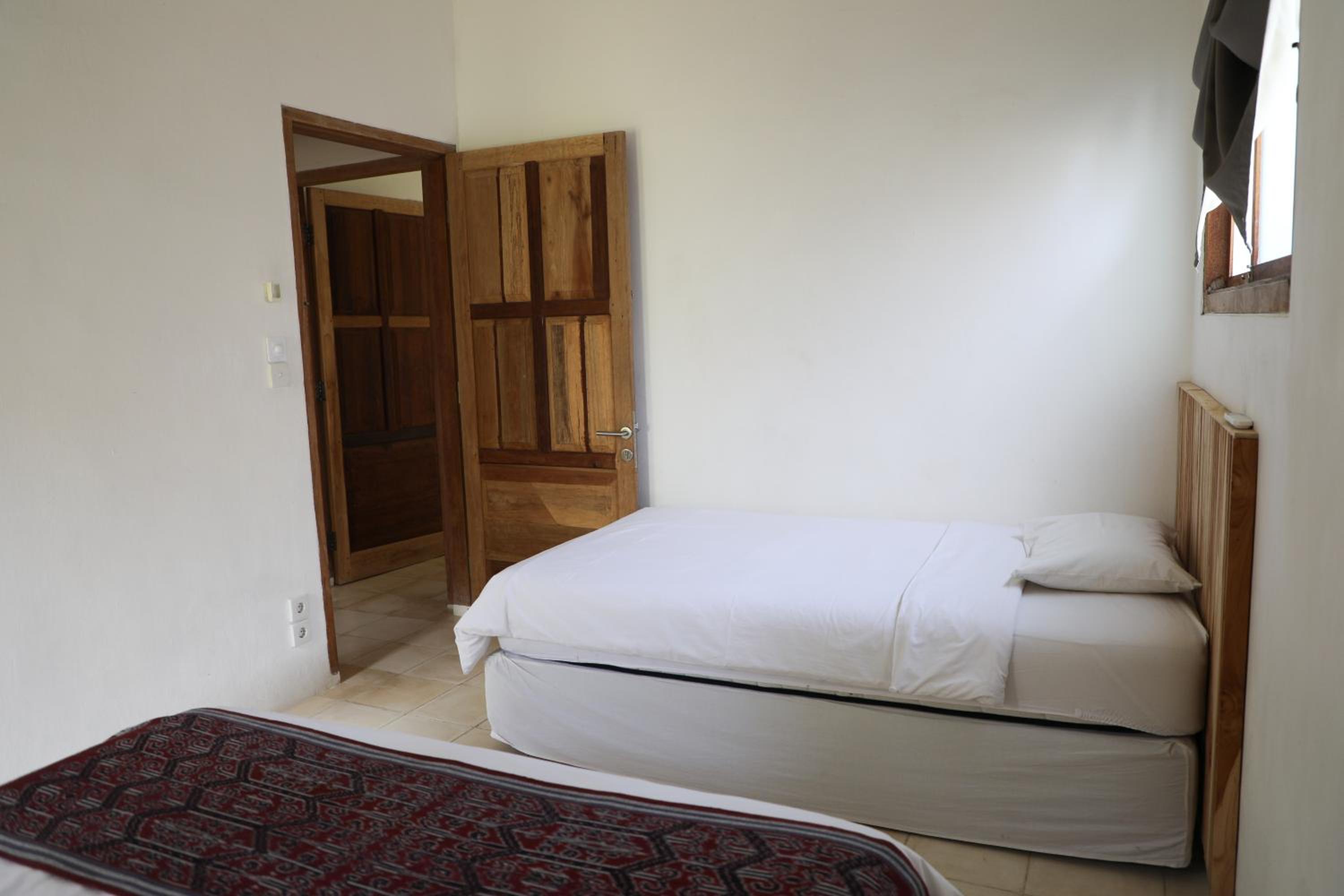 Three-Bedroom Villa - Photo 3