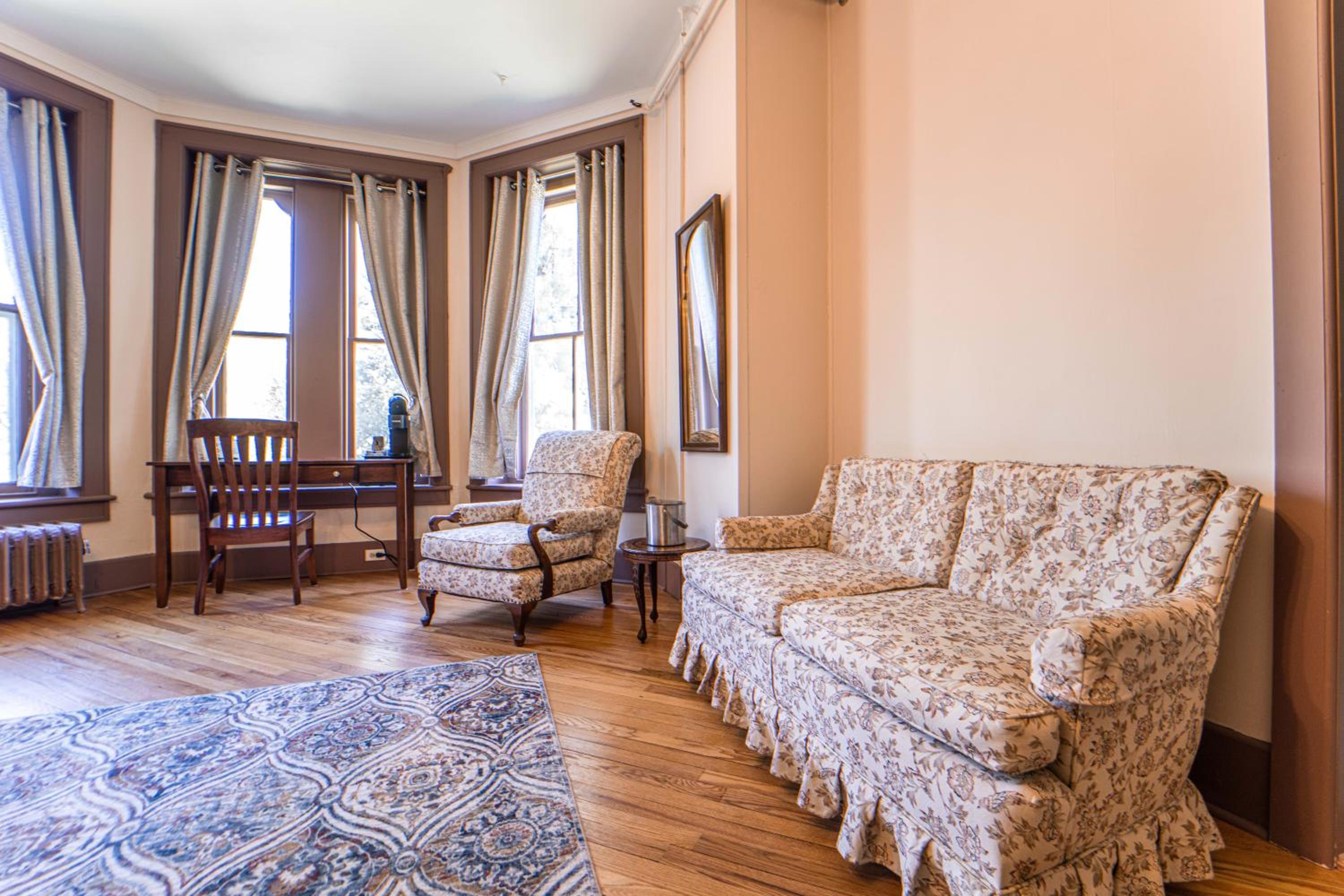 King Room with Garden View photo 3