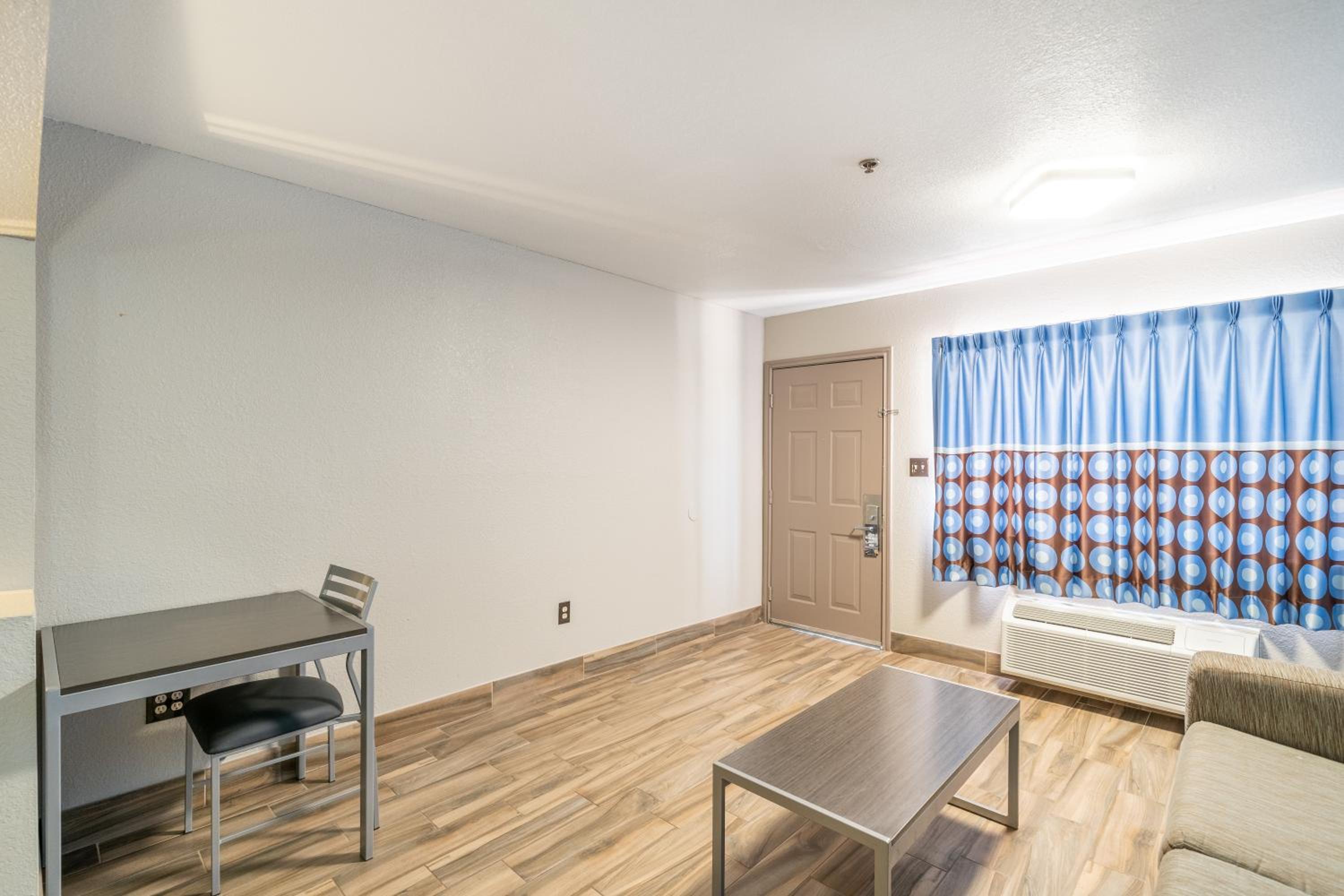 King Studio Suite -  Non-Smoking - Photo 16