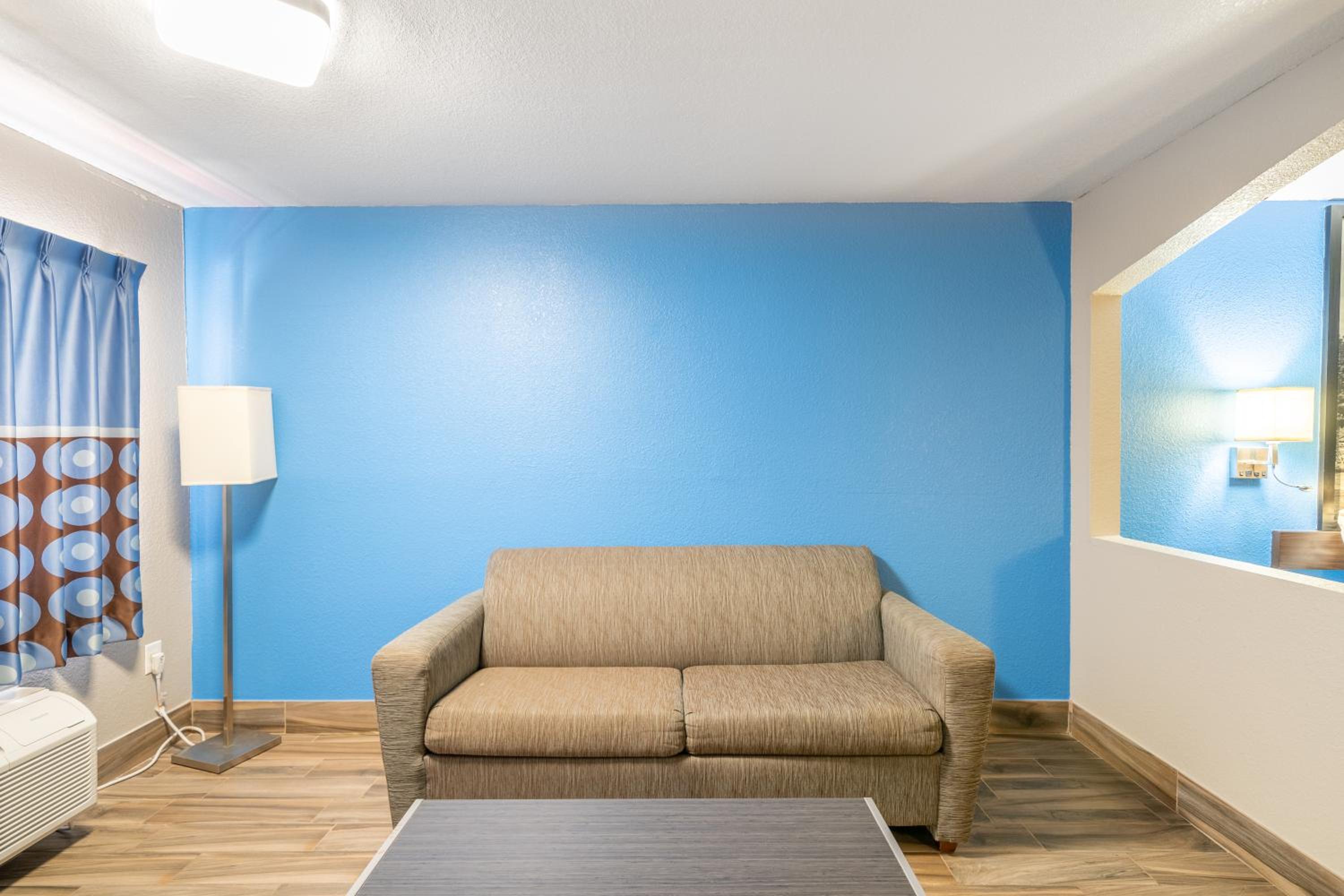 King Studio Suite -  Non-Smoking - Photo 18