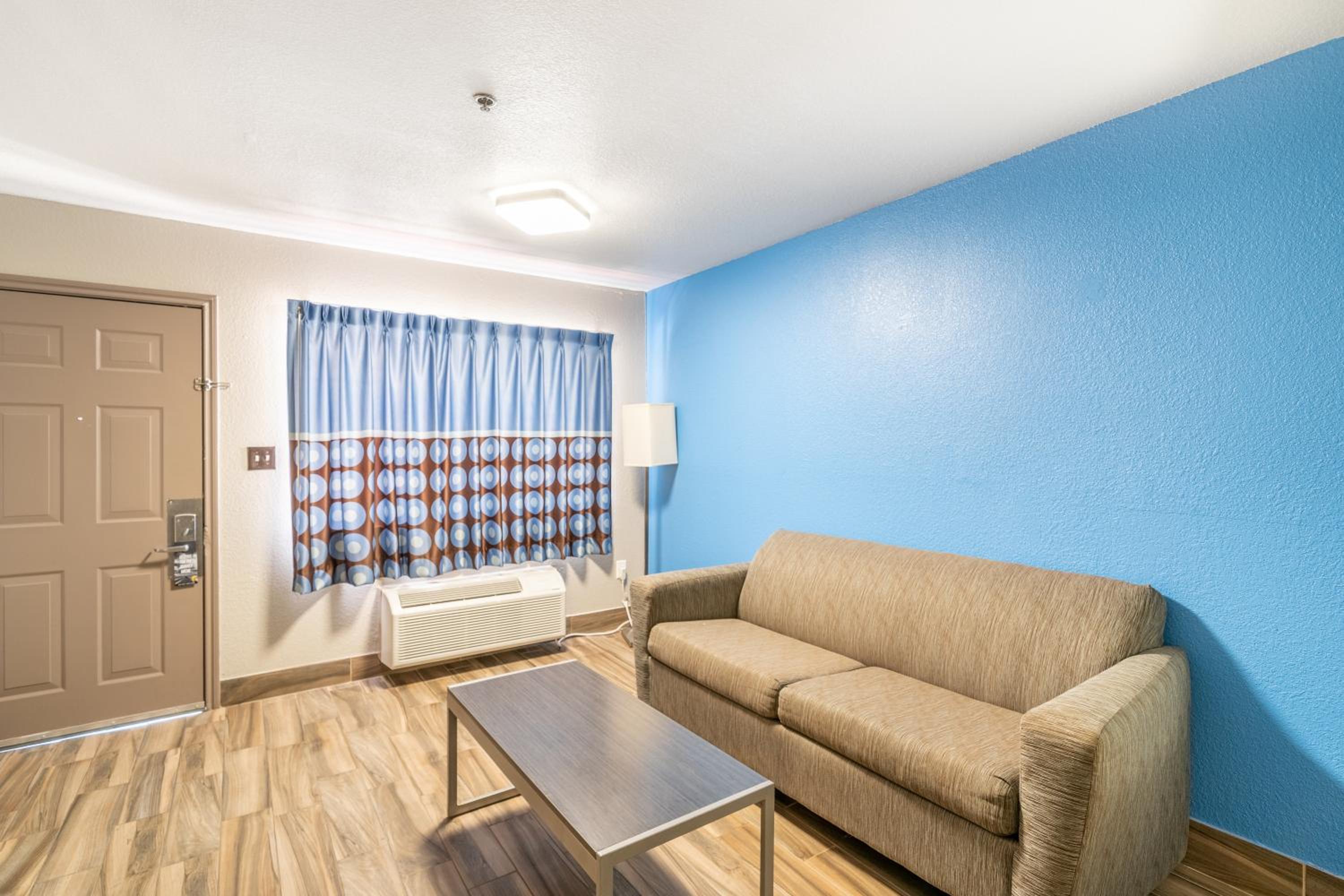King Studio Suite -  Non-Smoking - Photo 19