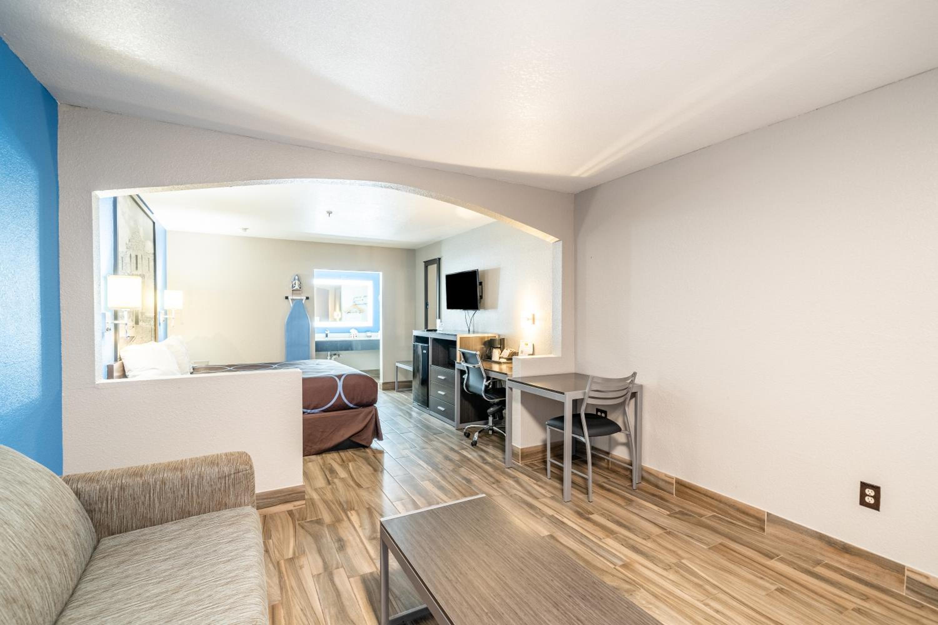 King Studio Suite -  Non-Smoking - Photo 26