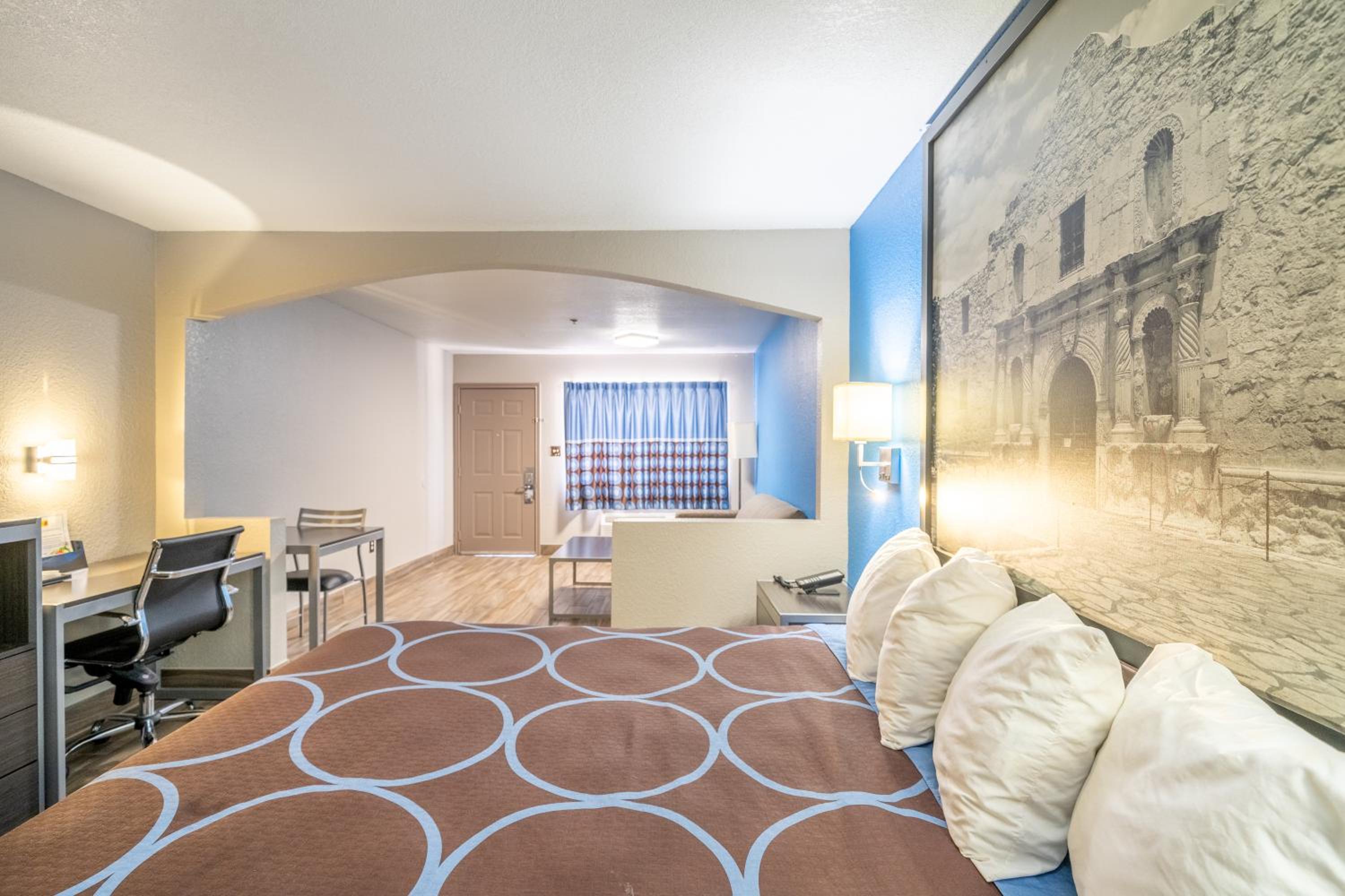 King Studio Suite -  Non-Smoking - Photo 25