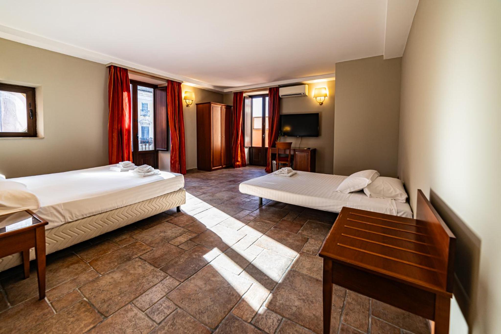 Quadruple Room with Terrace