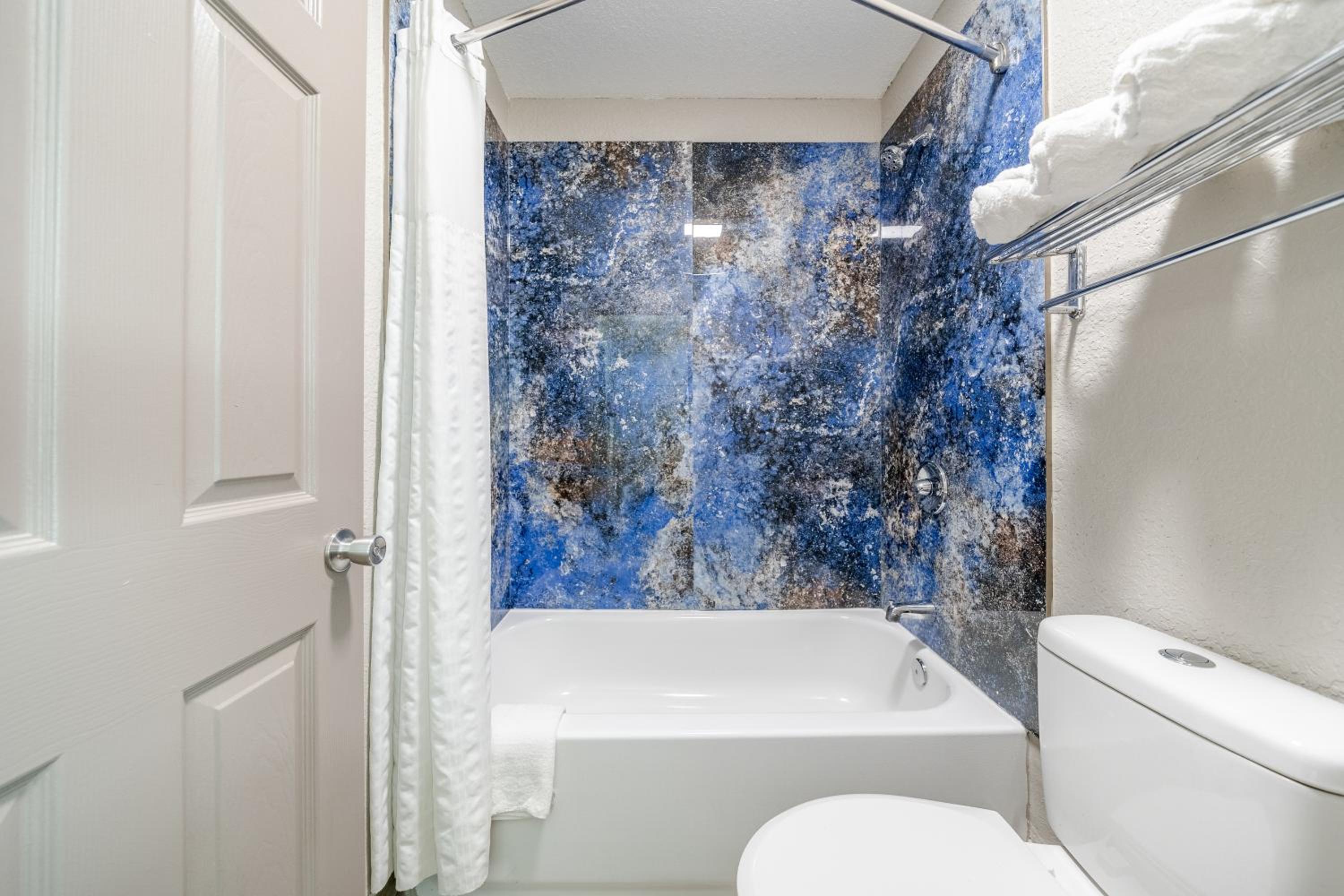 King Studio Suite -  Non-Smoking - Photo 27