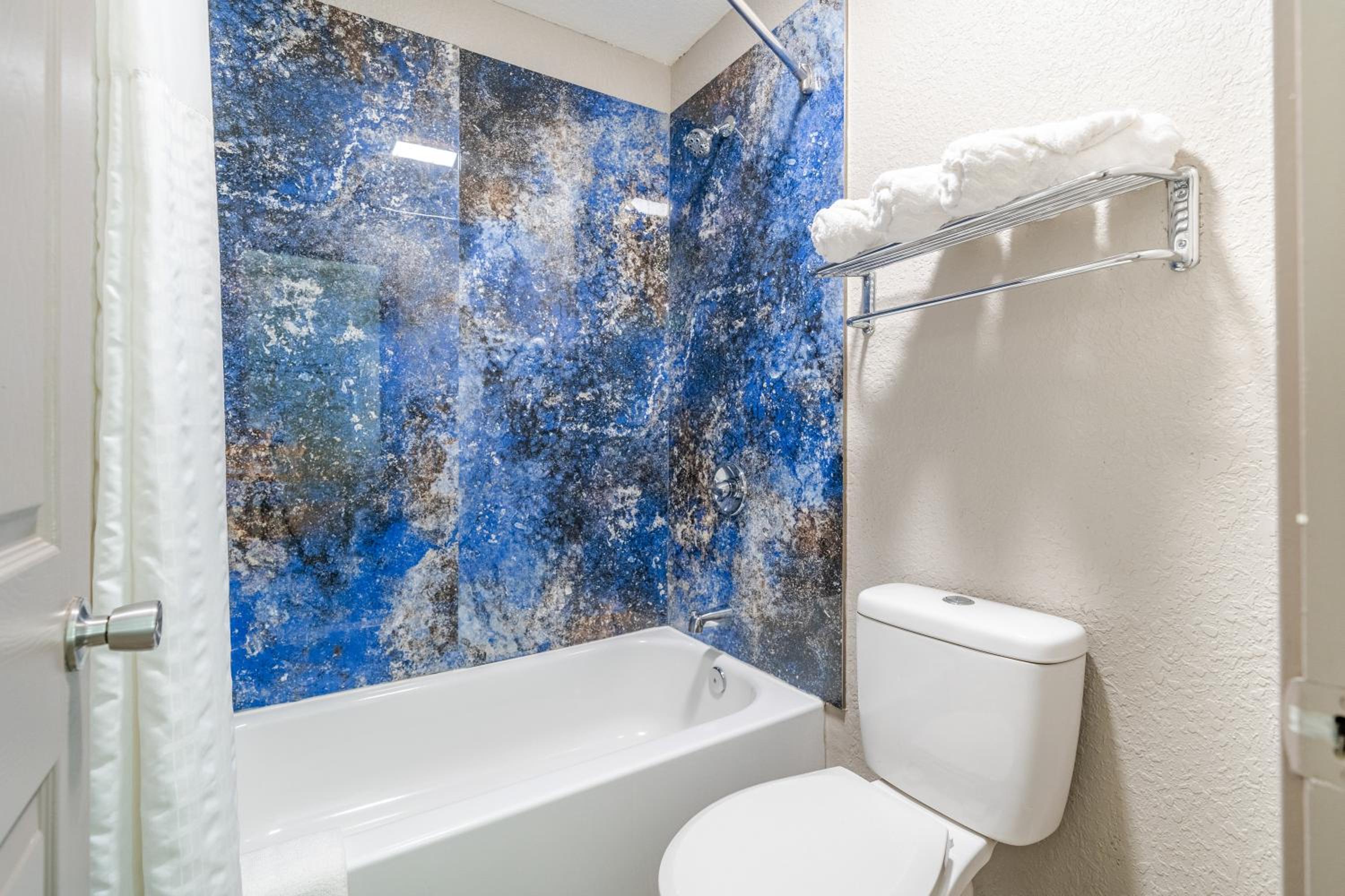 King Studio Suite -  Non-Smoking - Photo 7