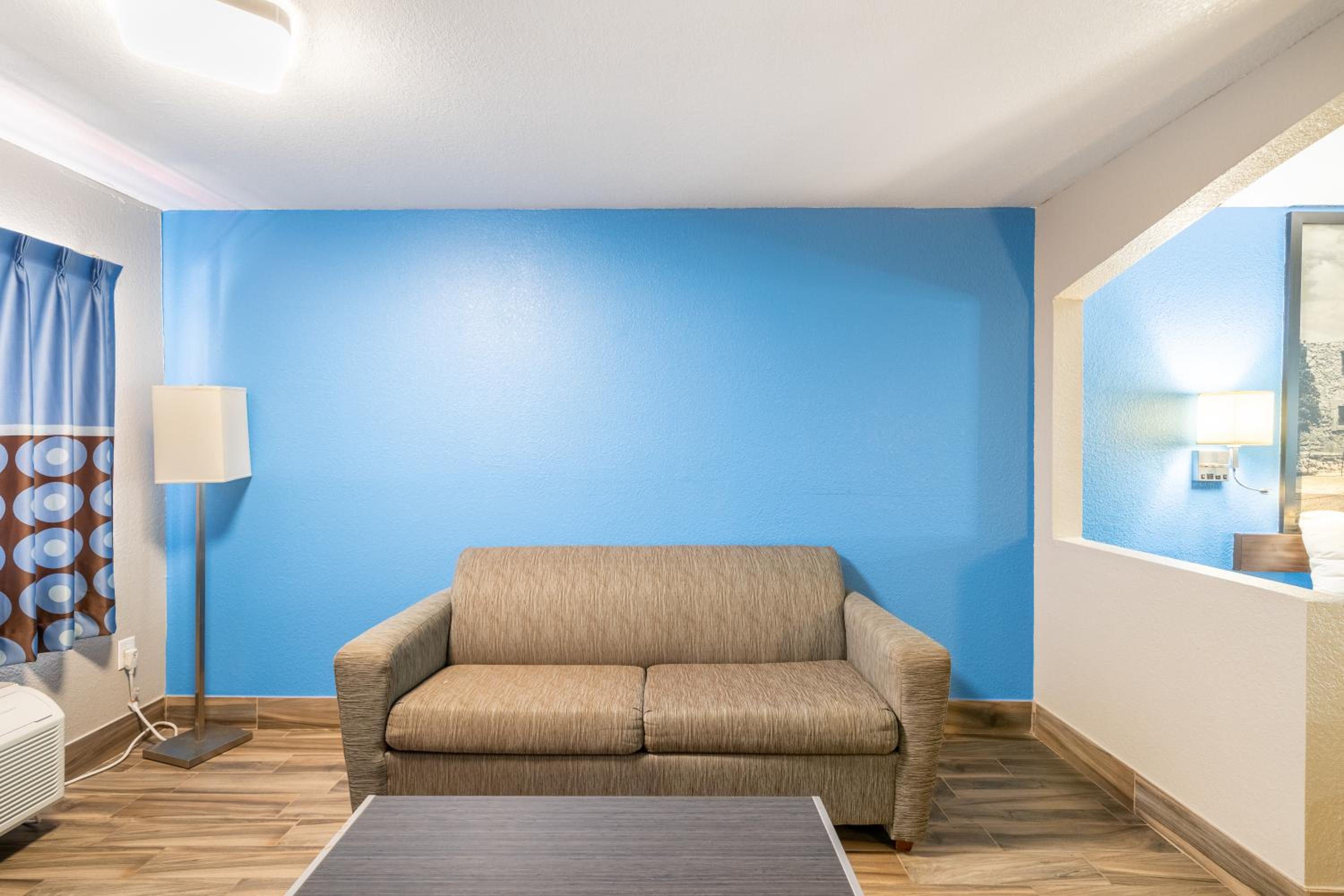 King Studio Suite -  Non-Smoking - Photo 4