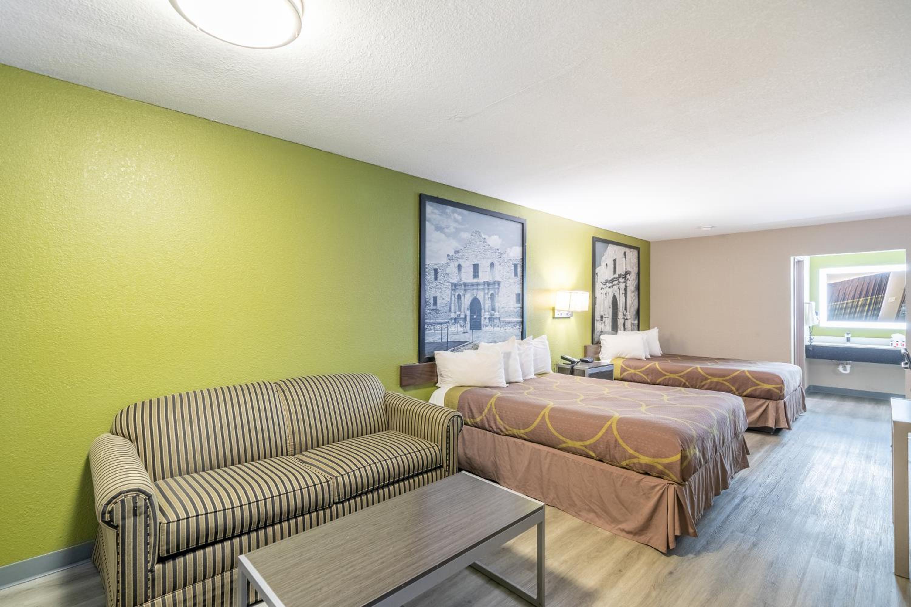 Queen Studio Suite with Two Queen Beds - Non-Smoking - Photo 37