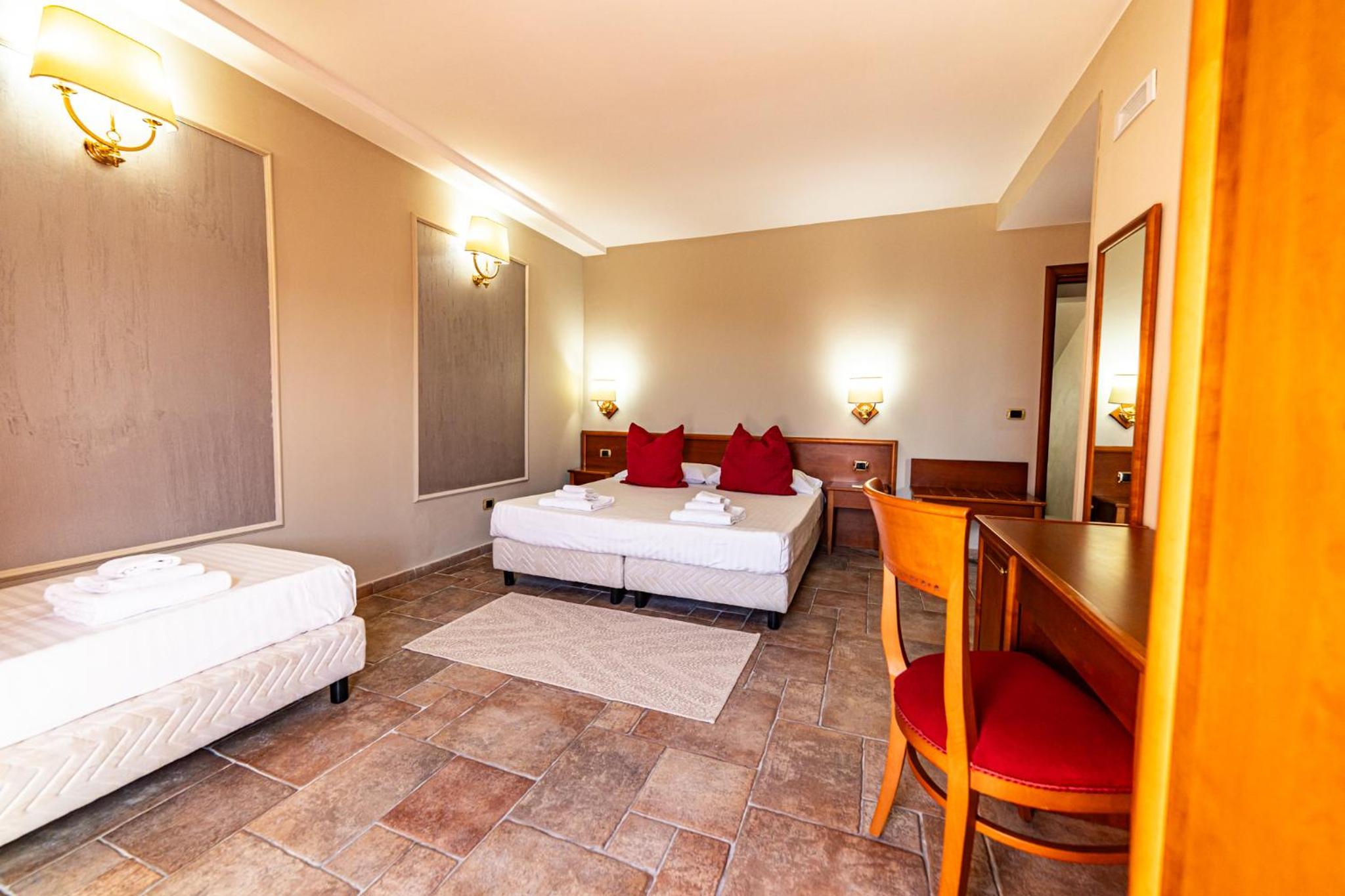 Triple Room with Terrace