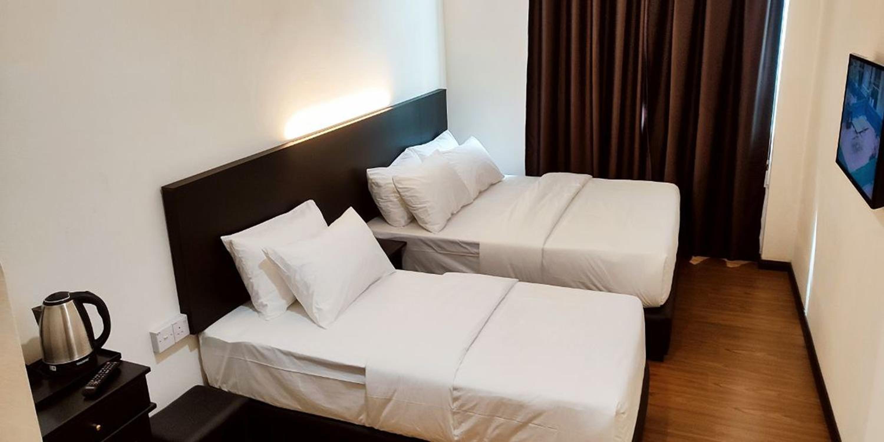 Superior Twin Room with City View photo 3