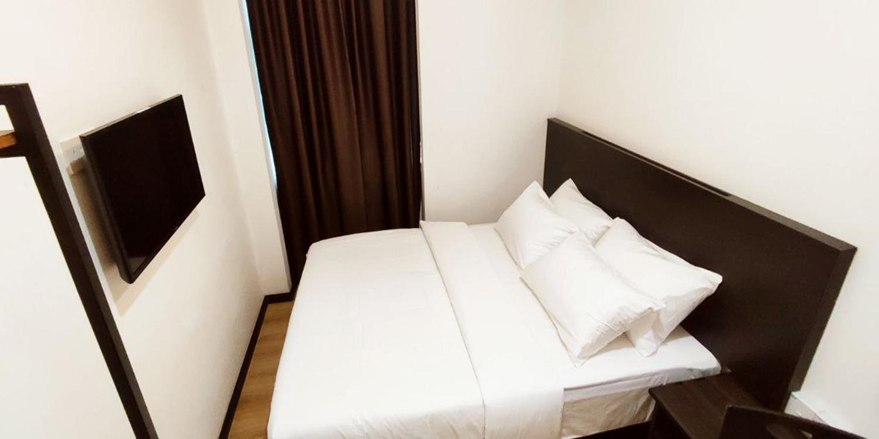 Deluxe King Room - Photo 2