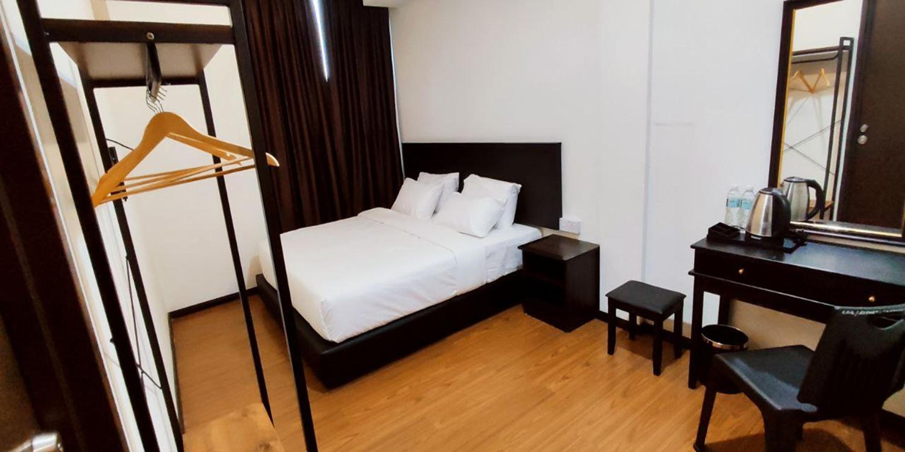 Deluxe King Room - Photo 1