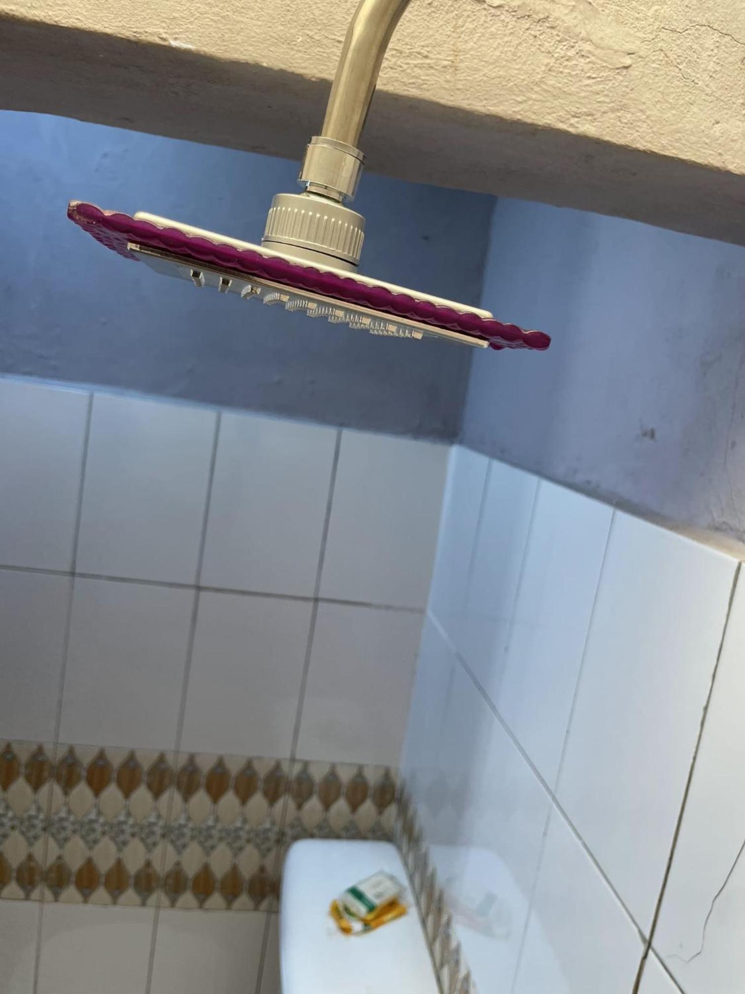 Single Room with Bathroom photo 2