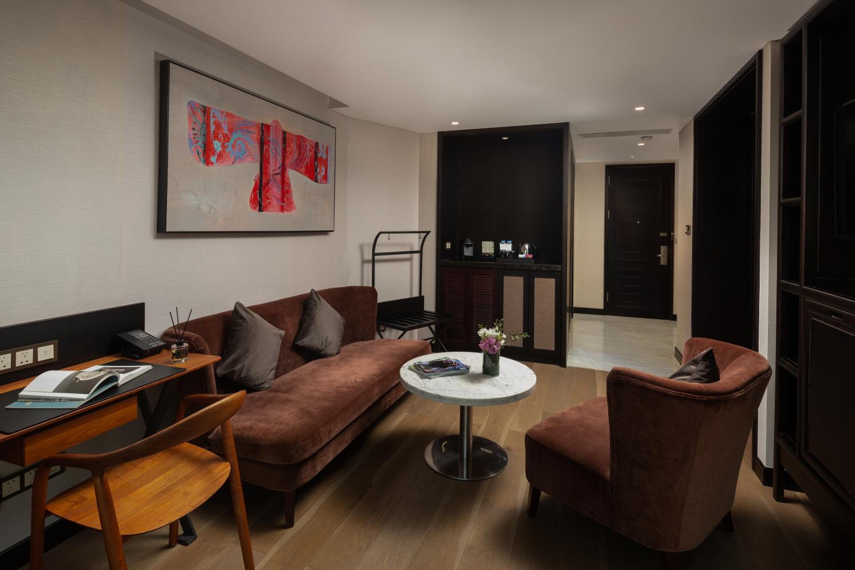 Deluxe King Suite with Garden View