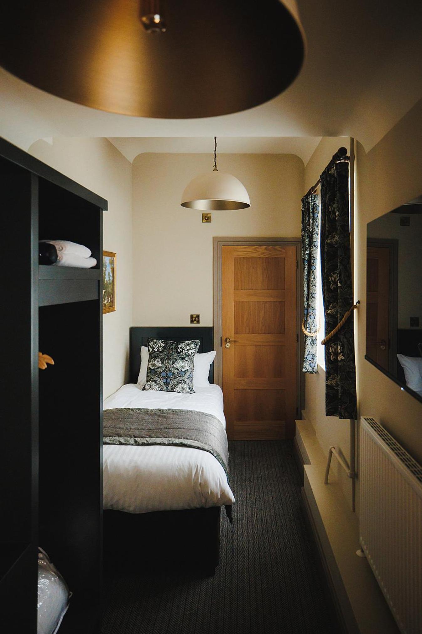 Classic Single Room