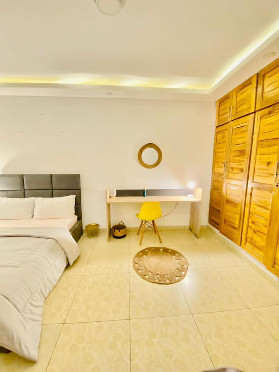 One-Bedroom Apartment photo 3