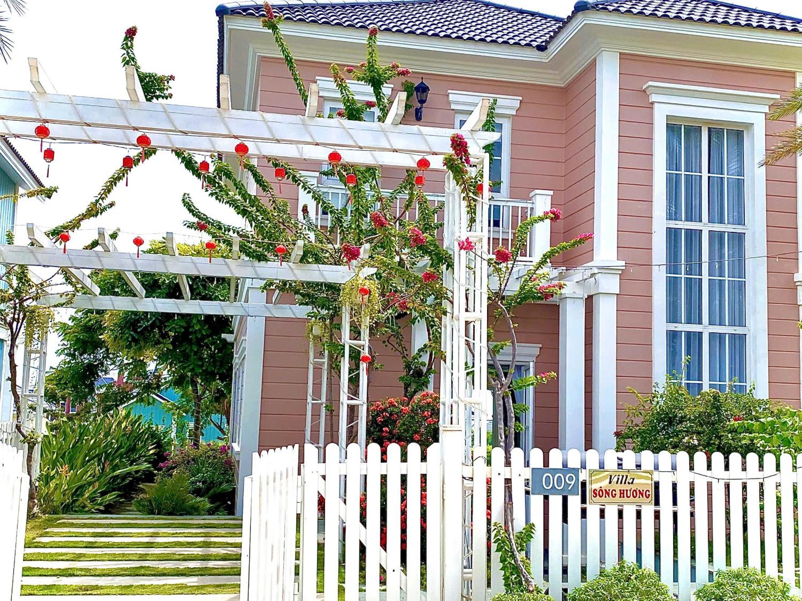 Three-Bedroom Villa photo 3
