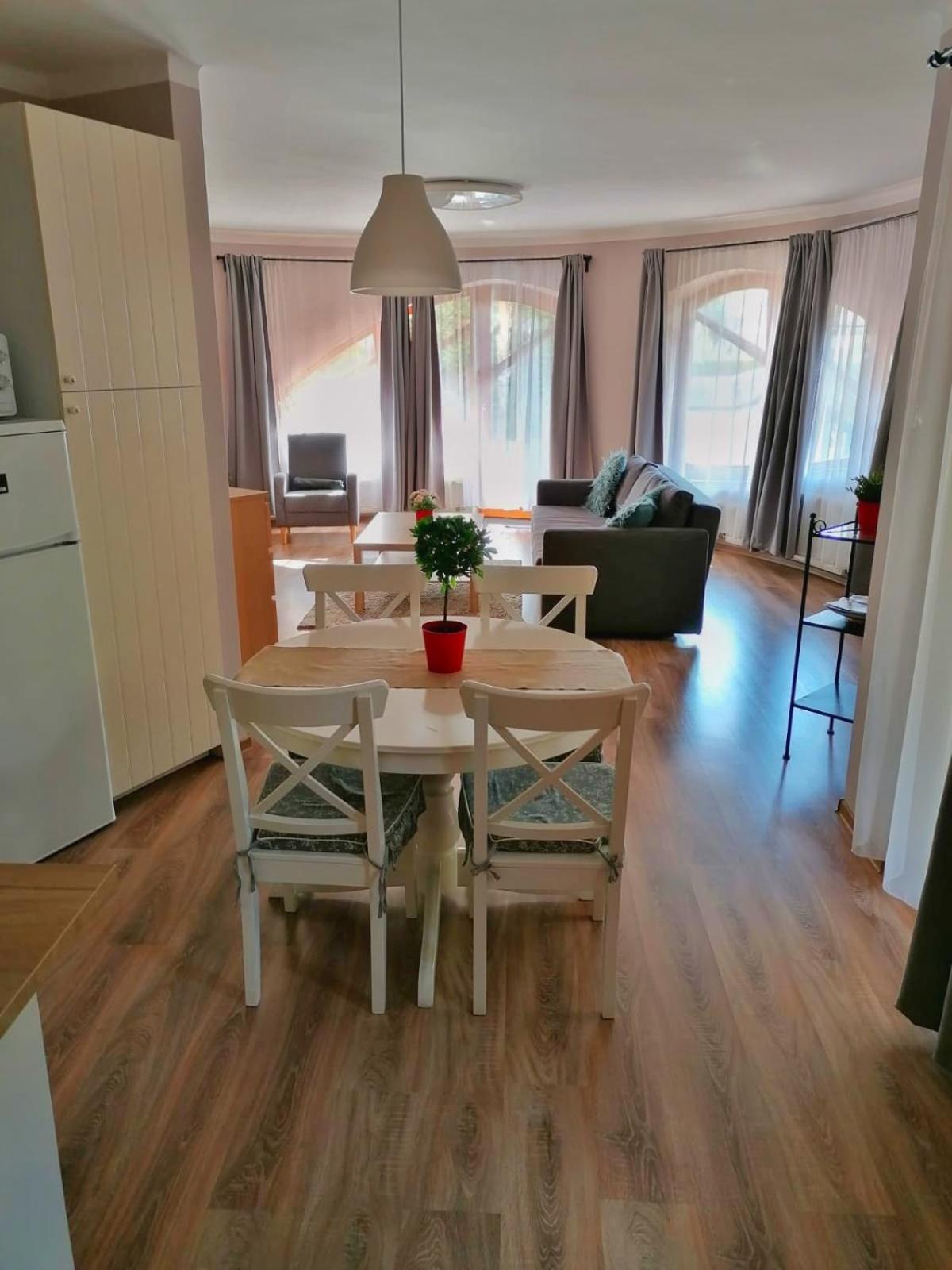 One-Bedroom Apartment - Photo 4