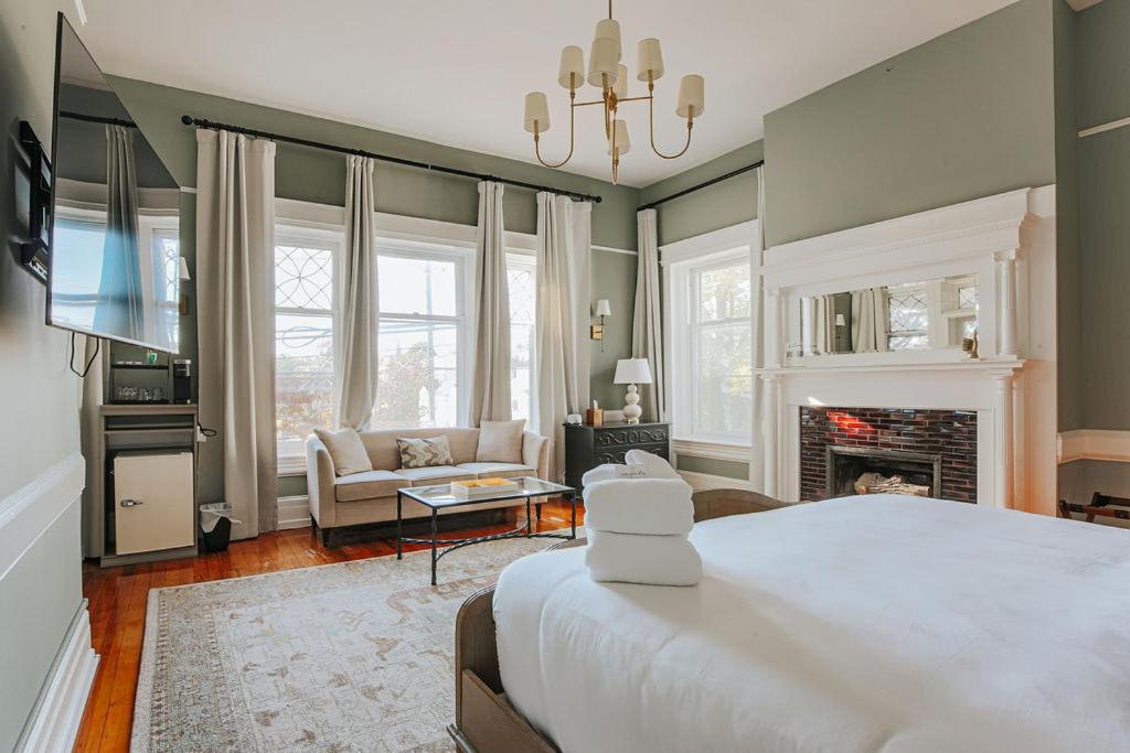 One-Bedroom Suite