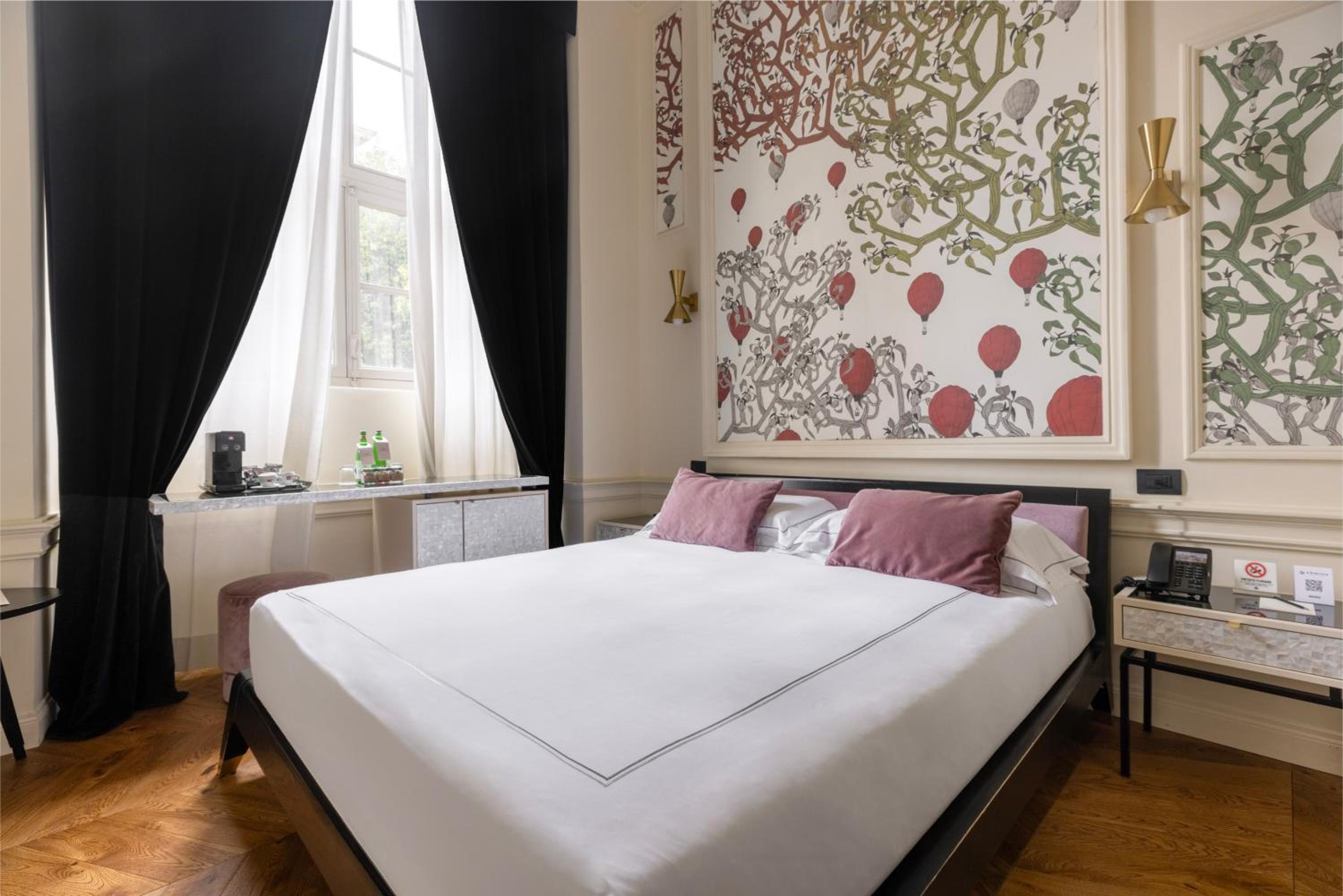 Smart Double Room thumbnail 5