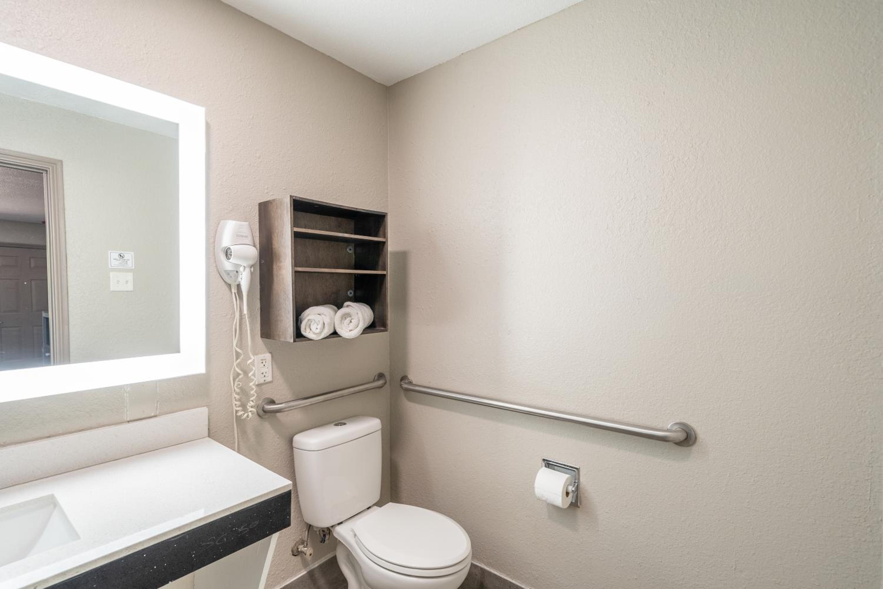 Super 8 by Wyndham San Antonio/Riverwalk Area, Photo 17