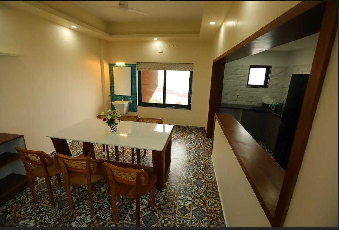 8-Bed Mixed Dormitory Room photo 2
