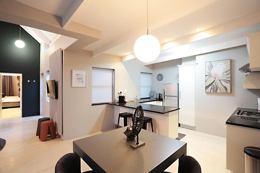 Suite - Photo 5