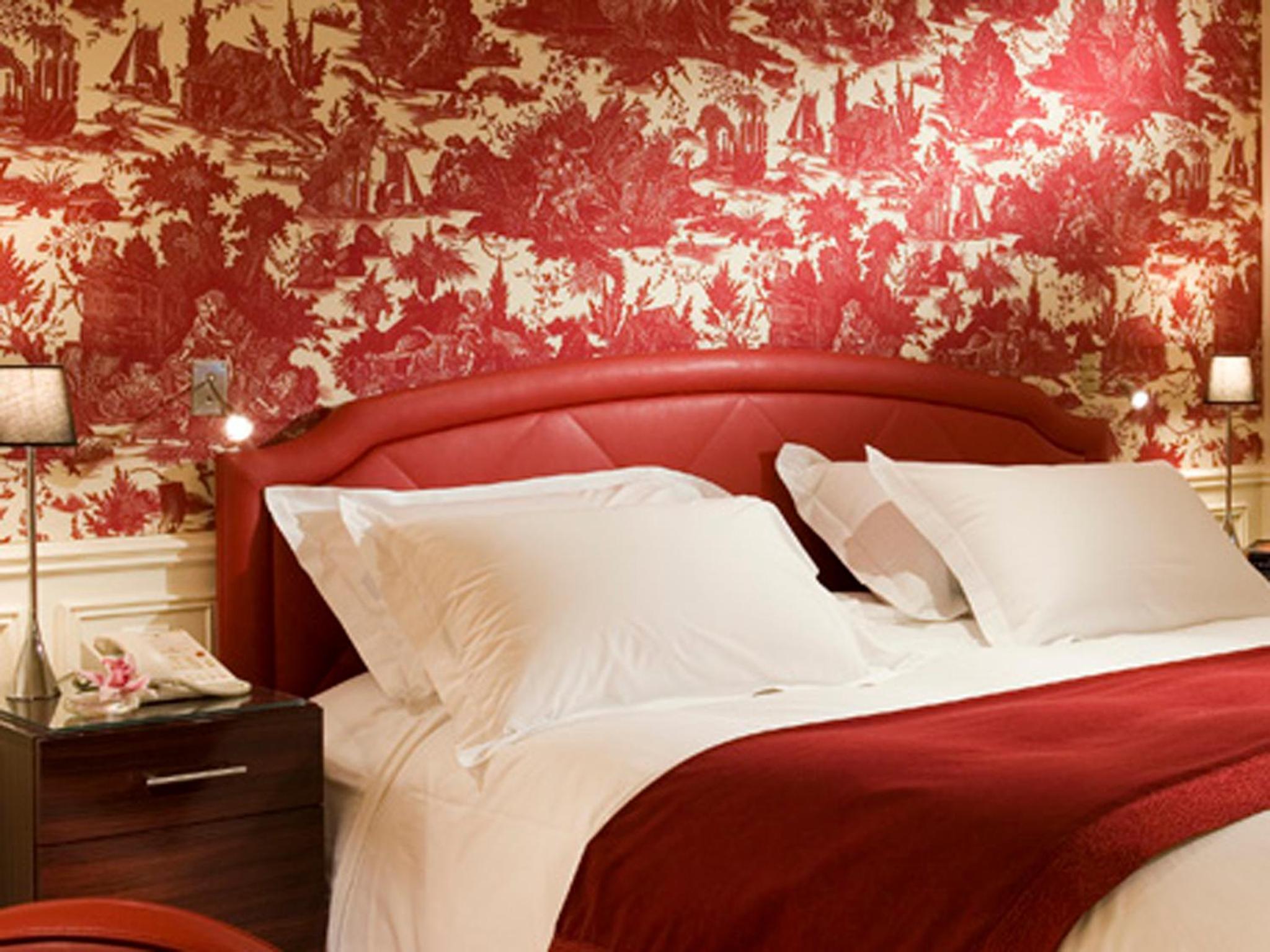 Superior Double Room with Square View