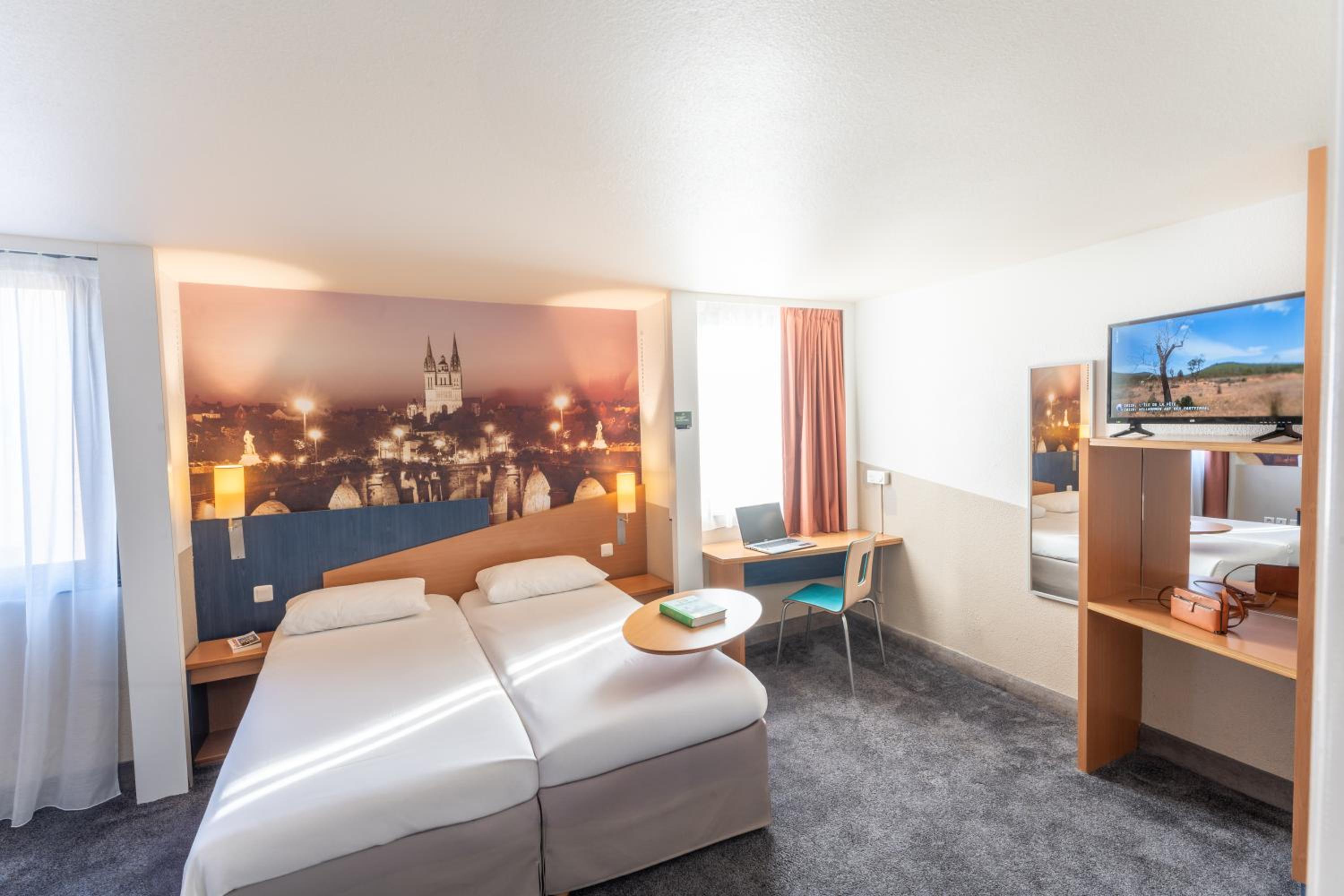 Standard Room with Three Single Beds - Photo 5