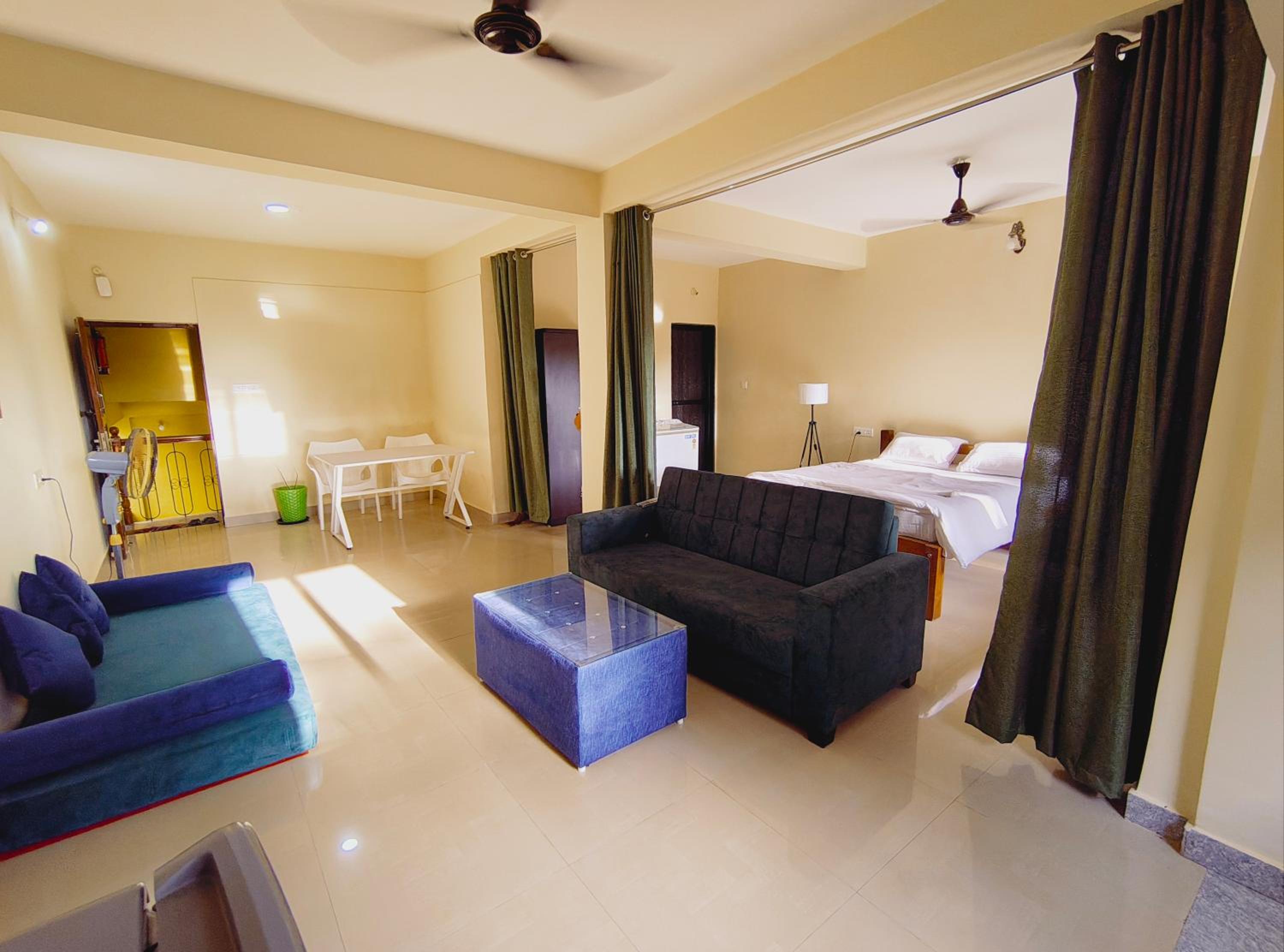 One-Bedroom Apartment - Photo 15
