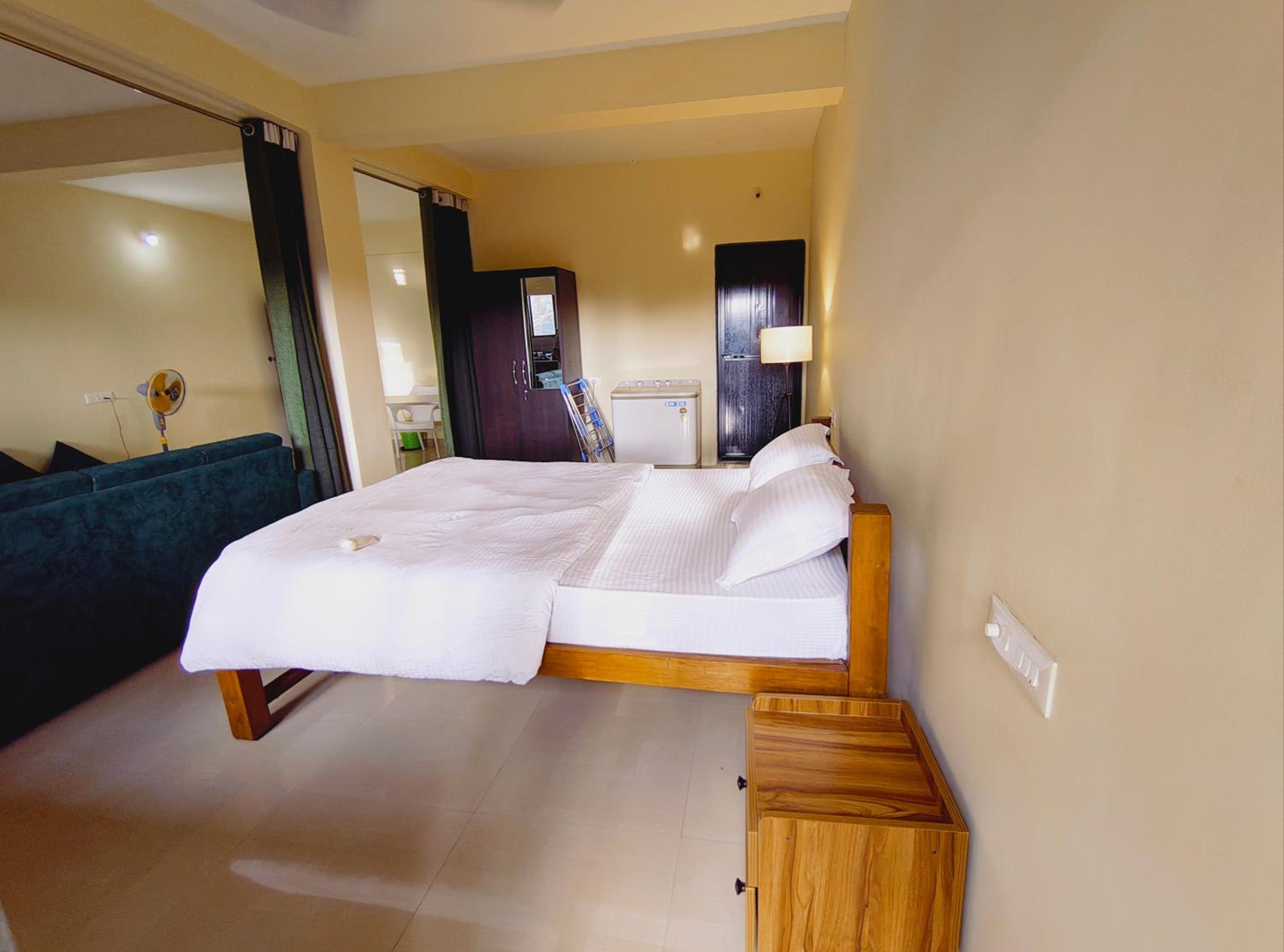 One-Bedroom Apartment - Photo 14