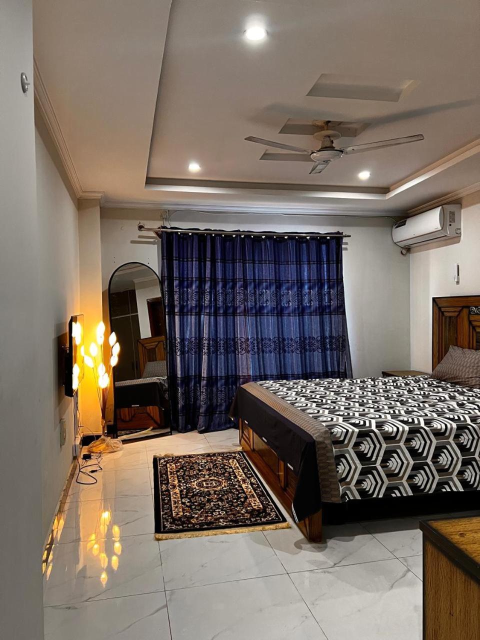 One-Bedroom Apartment photo 2