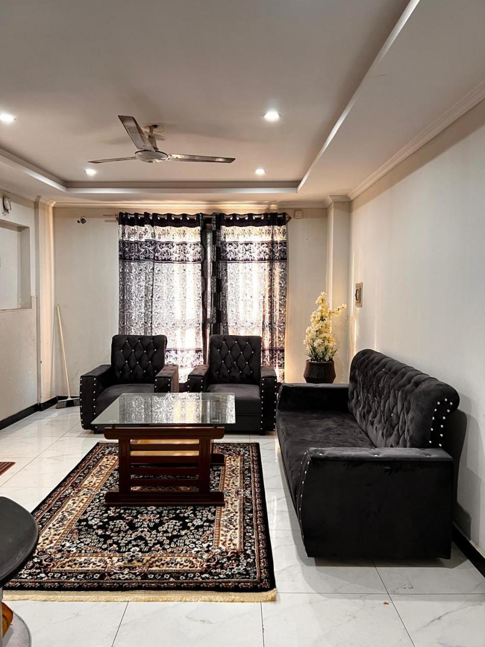 One-Bedroom Apartment photo 3