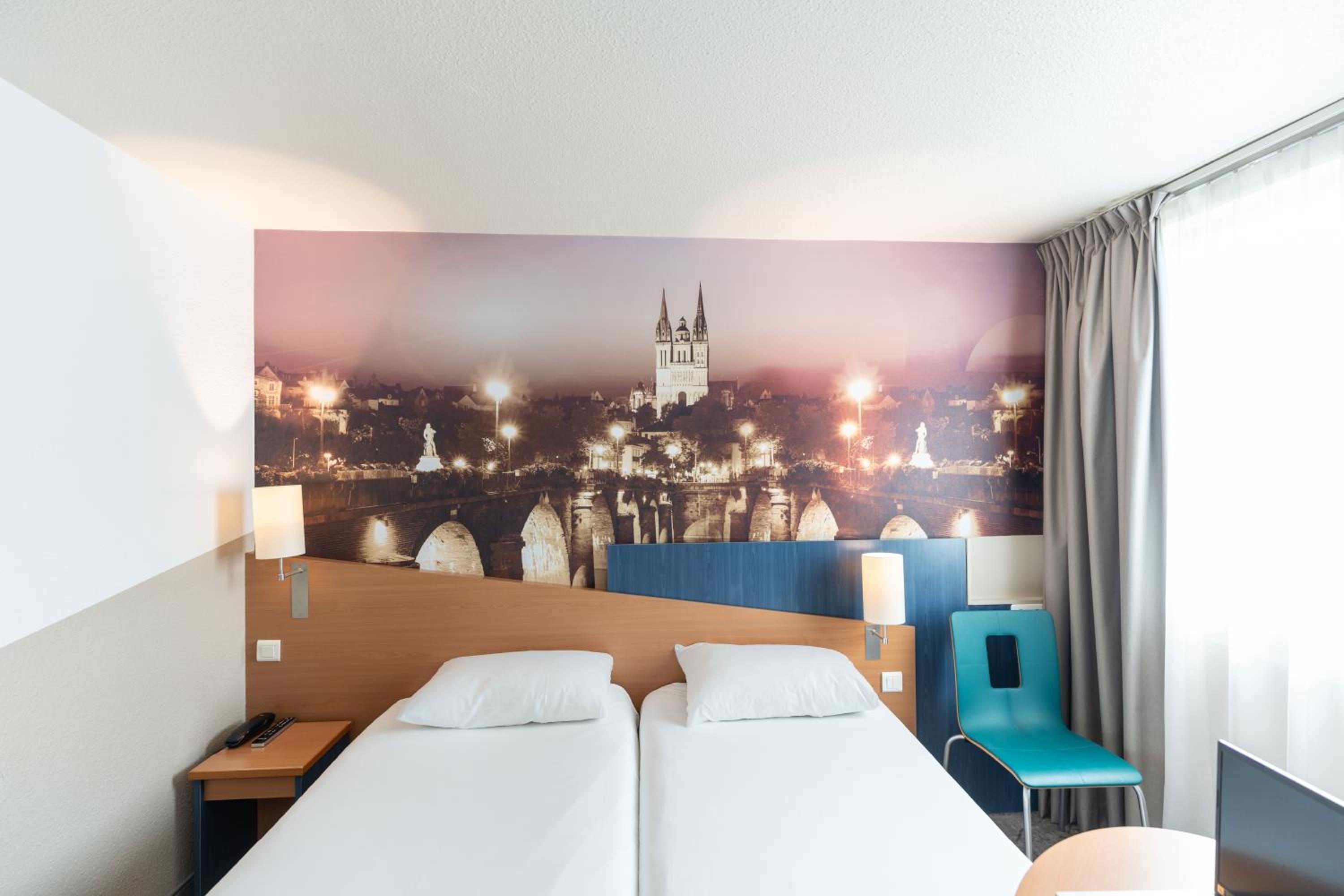 Standard Twin Room - Photo 3