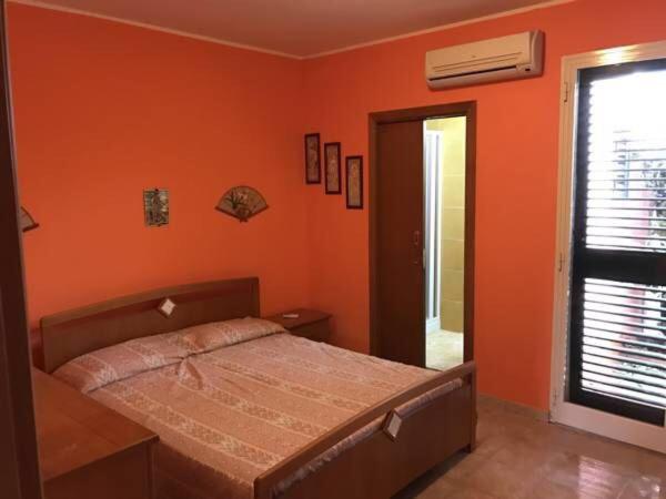 Three-Bedroom House photo 3