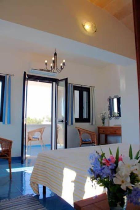 One-Bedroom House photo 1